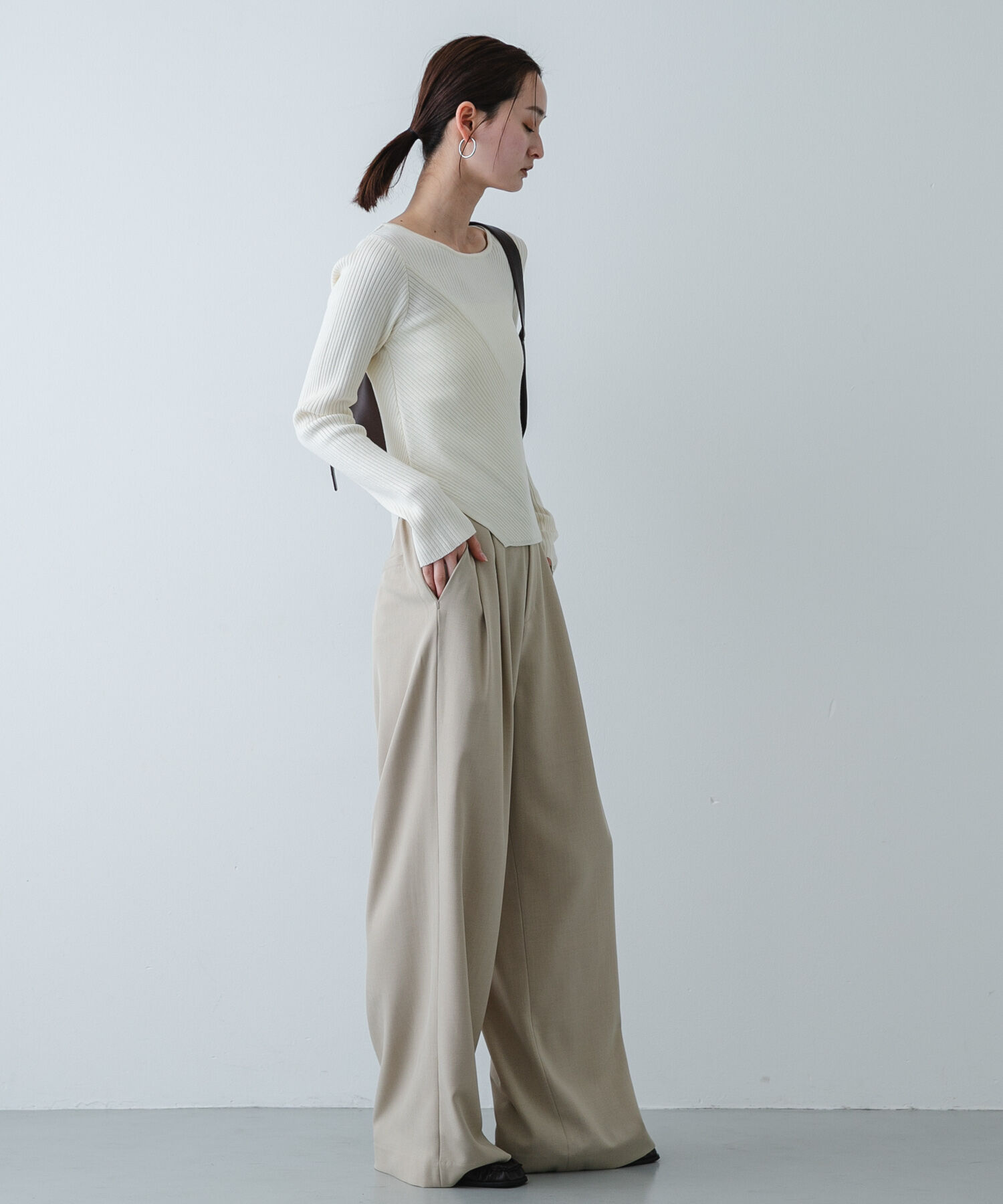 SENSE OF PLACE by URBAN RESEARCH「『洗濯可/防花粉』SKINProofアシメヘムボートネックセーター」|ニット・セーター|