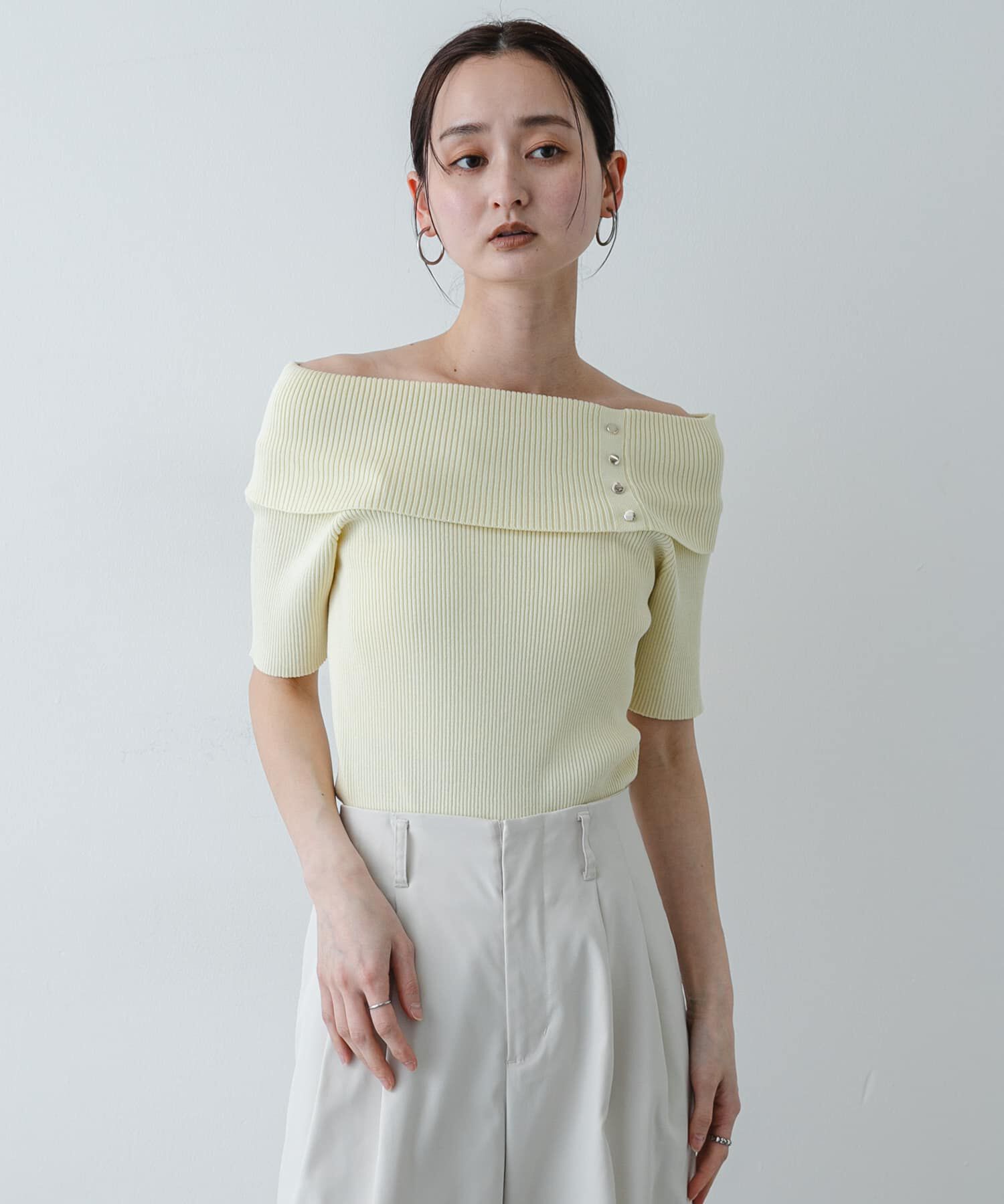 SENSE OF PLACE by URBAN RESEARCH「『洗濯可』メタルボタンオフショルリブセーター」|ニット・セーター|