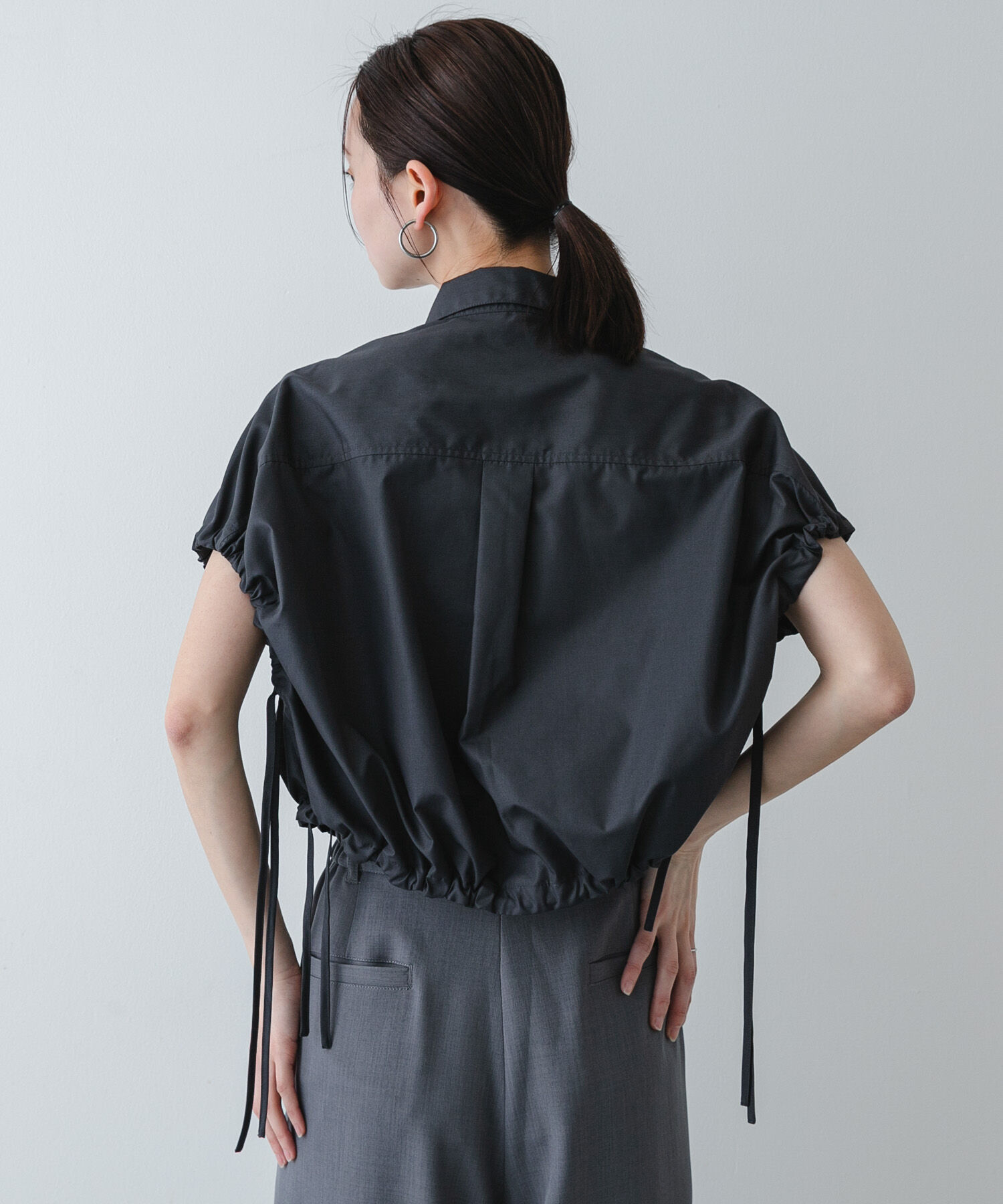 SENSE OF PLACE by URBAN RESEARCH「『イージーケア』クロップドギャザーシャツ」|シャツ・ブラウス|