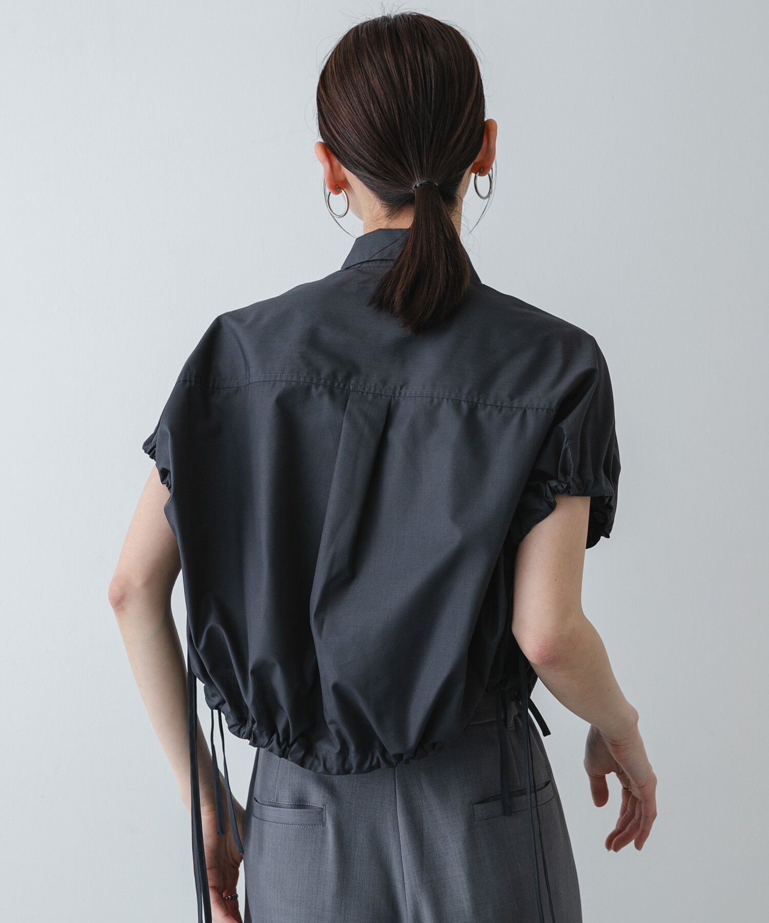 SENSE OF PLACE by URBAN RESEARCH「『イージーケア』クロップドギャザーシャツ」|シャツ・ブラウス|