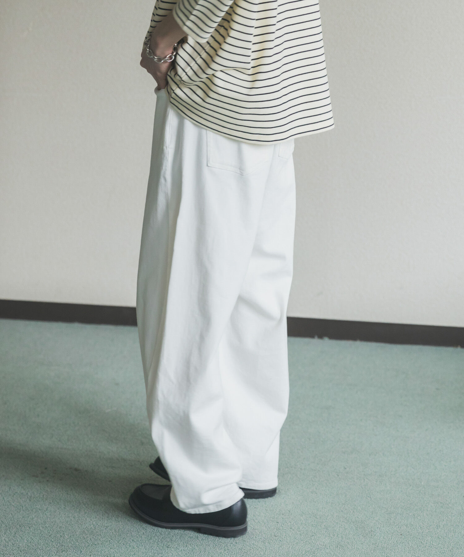 SENSE OF PLACE by URBAN RESEARCH「アソートバレルレッグデニムパンツ」|デニム|