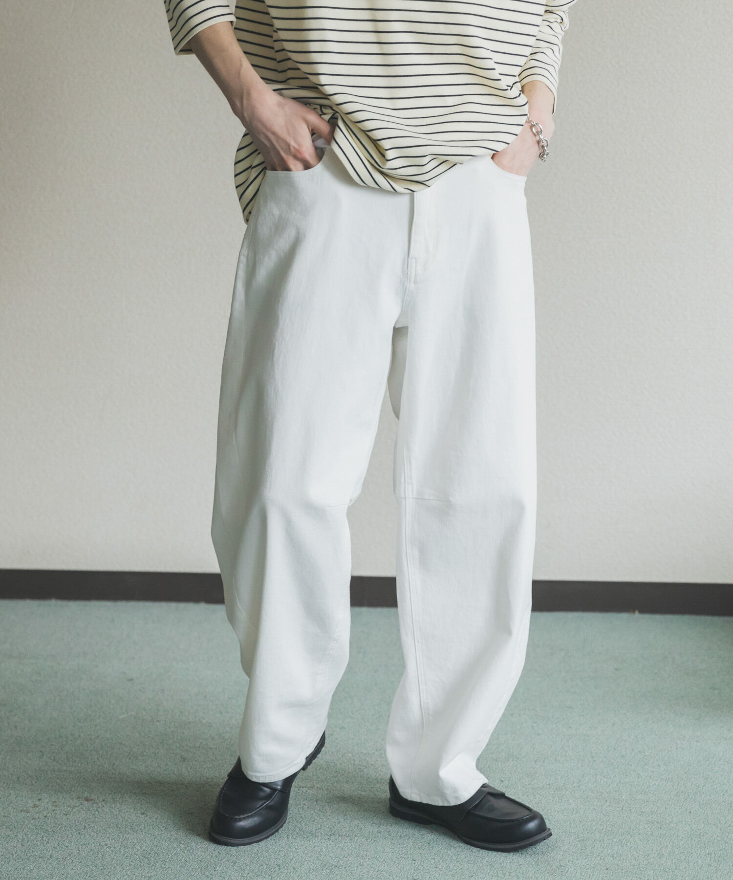 SENSE OF PLACE by URBAN RESEARCH「アソートバレルレッグデニムパンツ」|デニム|