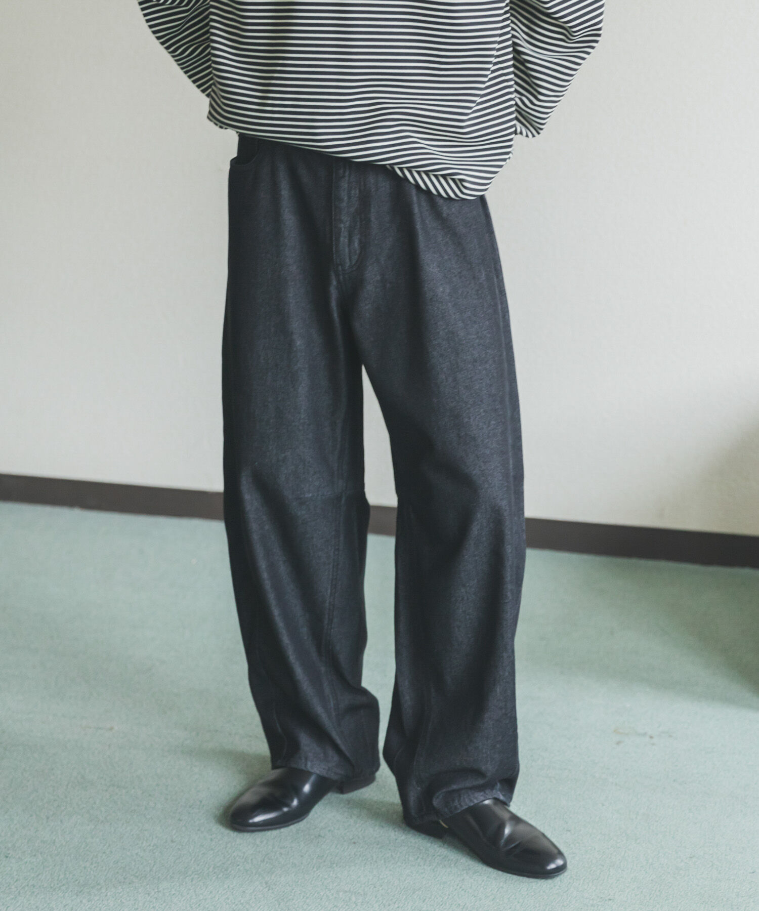 SENSE OF PLACE by URBAN RESEARCH「アソートバレルレッグデニムパンツ」|デニム|ブラック