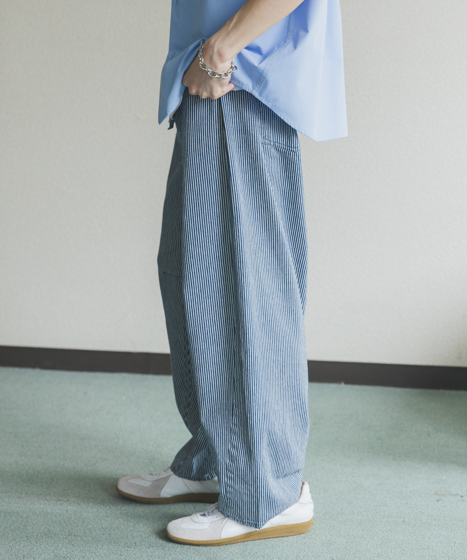 SENSE OF PLACE by URBAN RESEARCH「アソートバレルレッグデニムパンツ」|デニム|