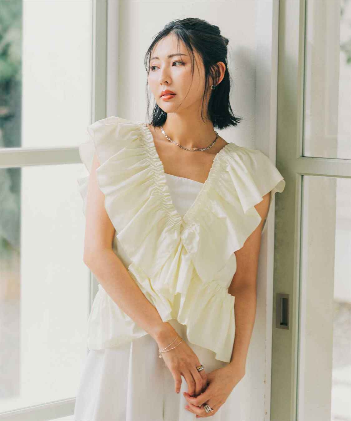 ur's「【うえむらあやのさんコラボアイテム】マルチwayフリルトップス」|シャツ・ブラウス|ライトイエロー