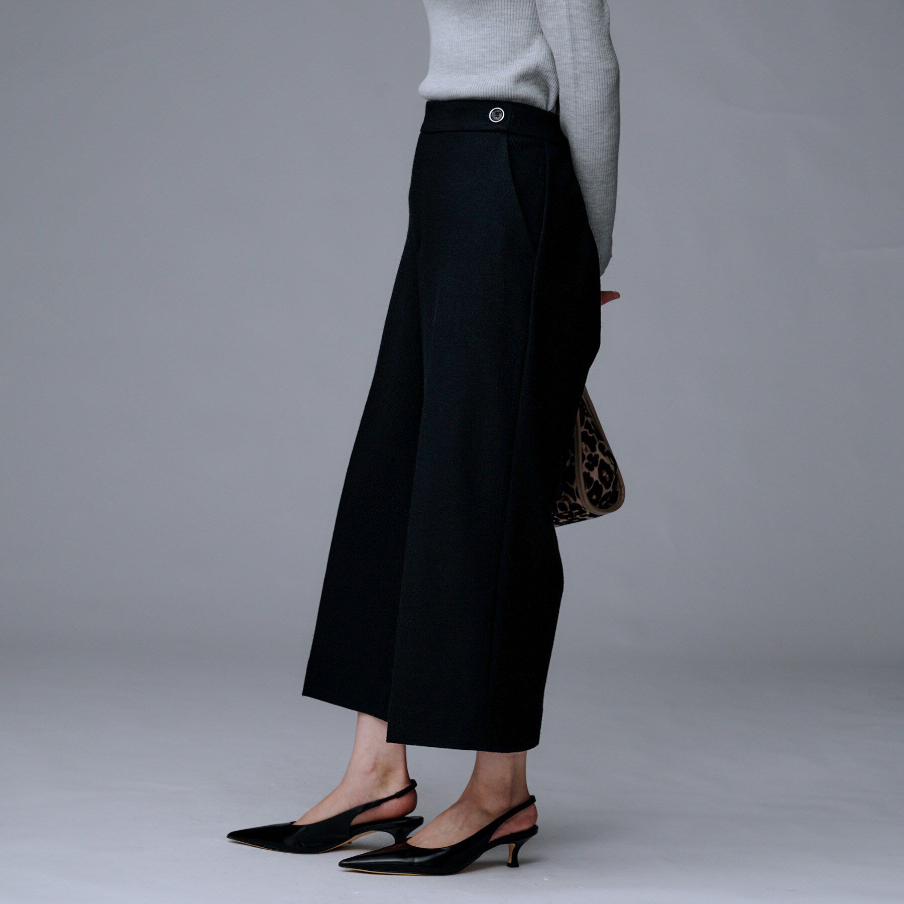 UNTITLED「【後ろウエストゴム】ミルドスムースクロップドワイドパンツ」|その他|