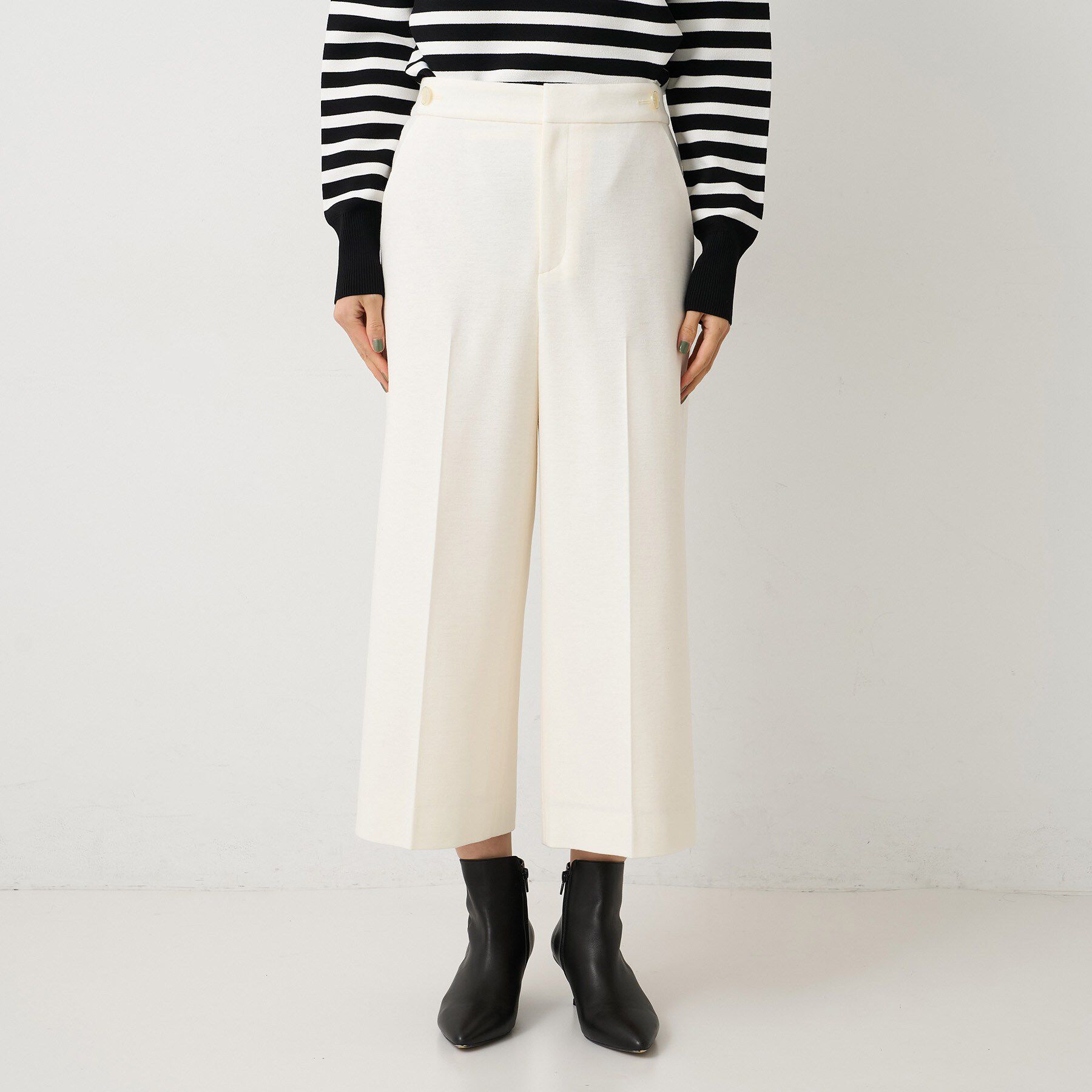 UNTITLED「【後ろウエストゴム】ミルドスムースクロップドワイドパンツ」|その他|