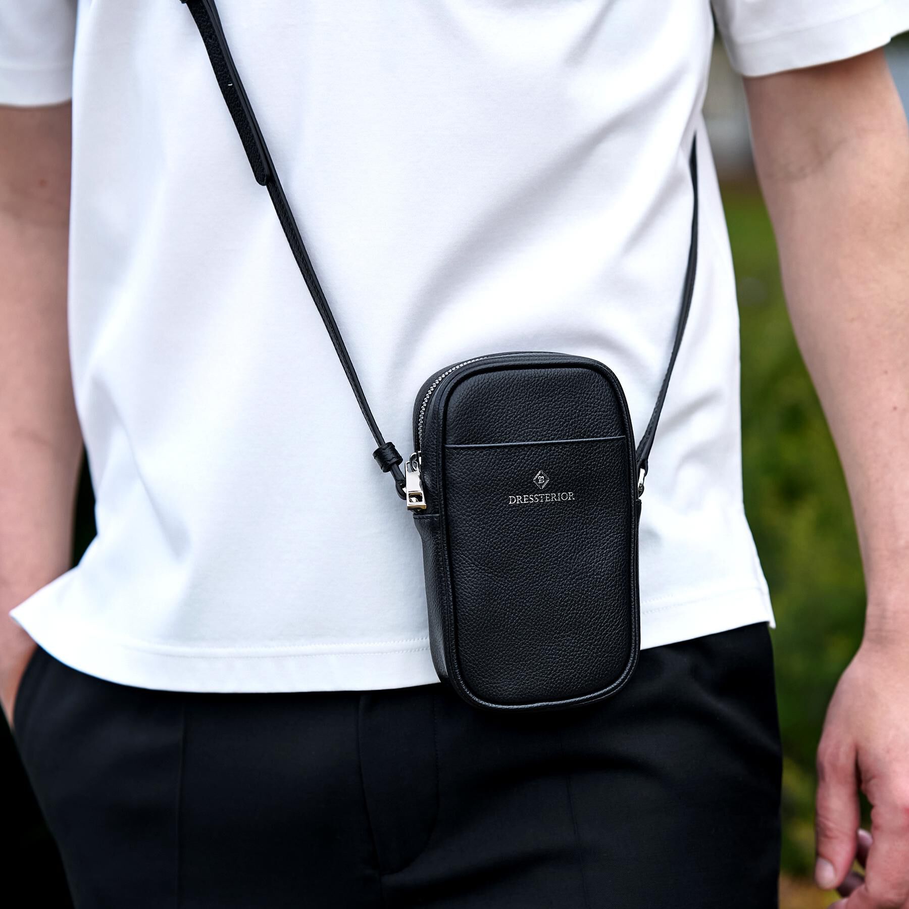 DRESSTERIOR「【本革】リアルレザー ピストルラビットプリント ショルダーポーチ」|ショルダー・メッセンジャー|