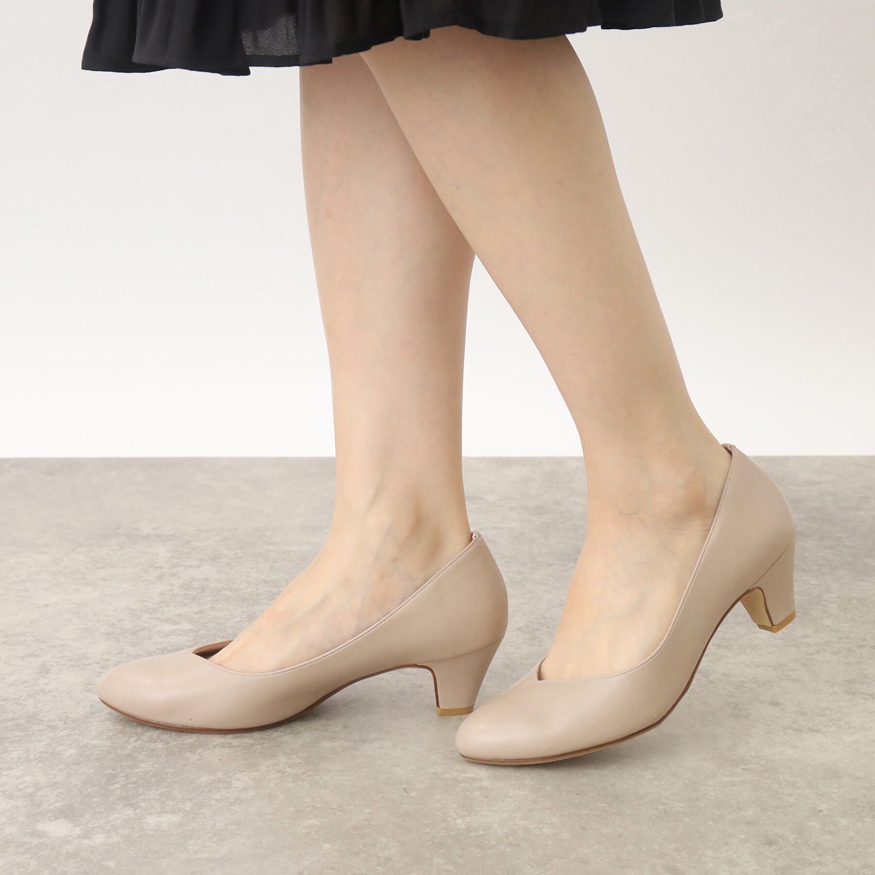 grove「【ふわっと心地よい足入れ】やわここち(R)Vカットパンプス」|パンプス|