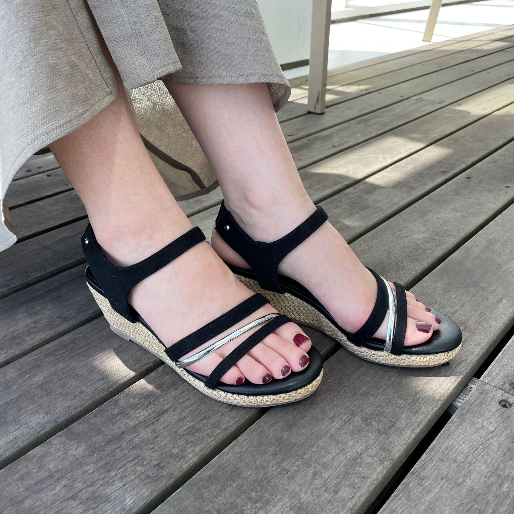 grove「【大人気につき追加！・人間工学】メタルラインワンタッチサンダル」|サンダル|