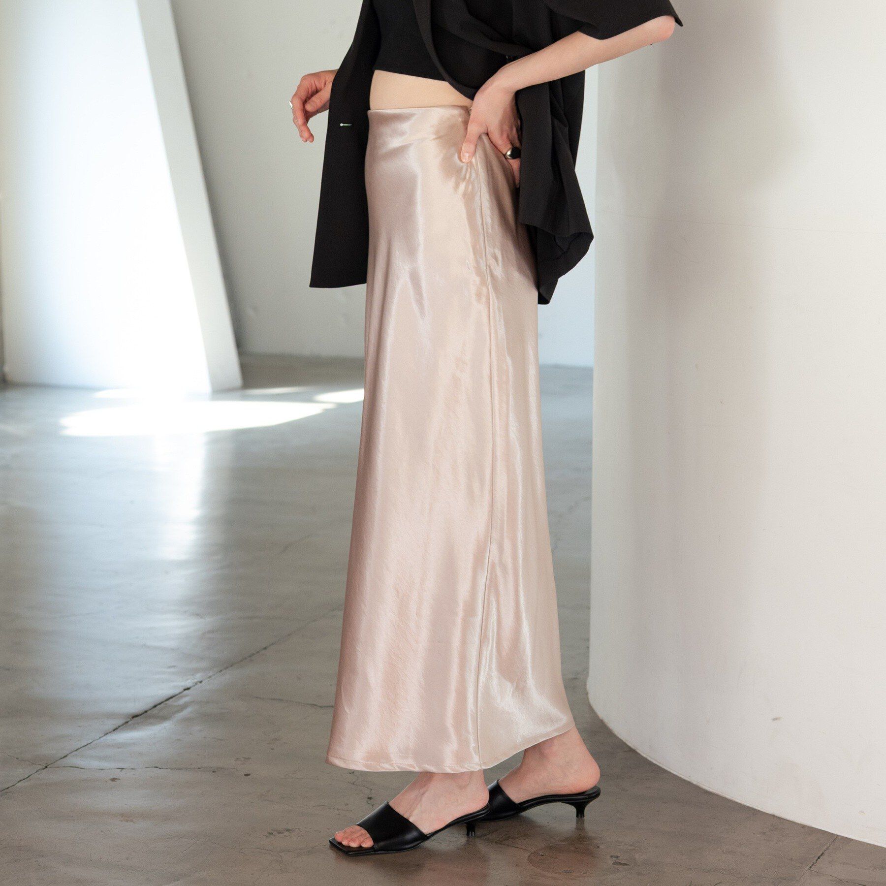 GALLEST「【一部店舗限定】サテンナロースカート」|スカート|