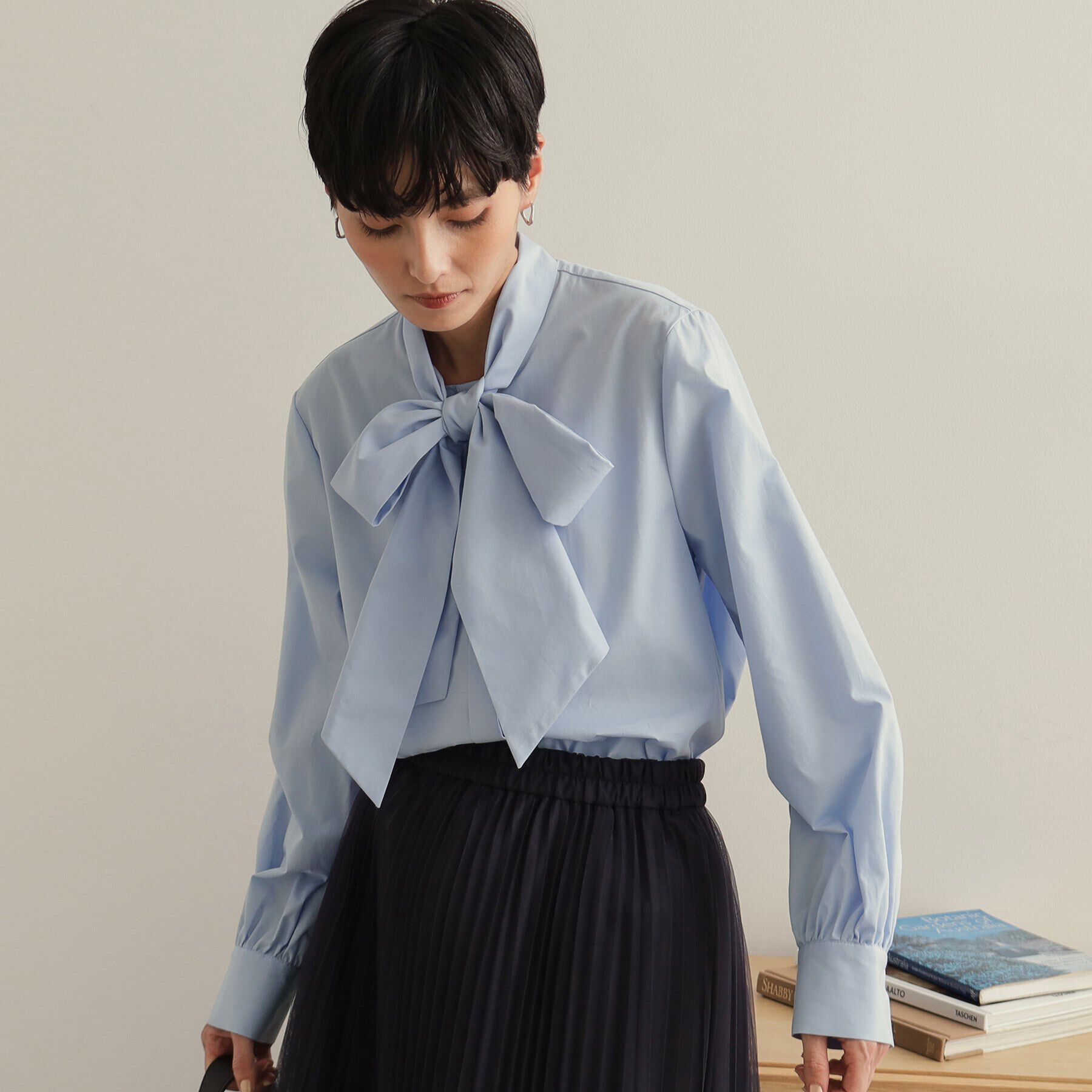 OPAQUE.CLIP「《STORY掲載》ボウタイシャツブラウス/通勤対応【洗濯機洗い可】」|シャツ・ブラウス|ブルー(091)