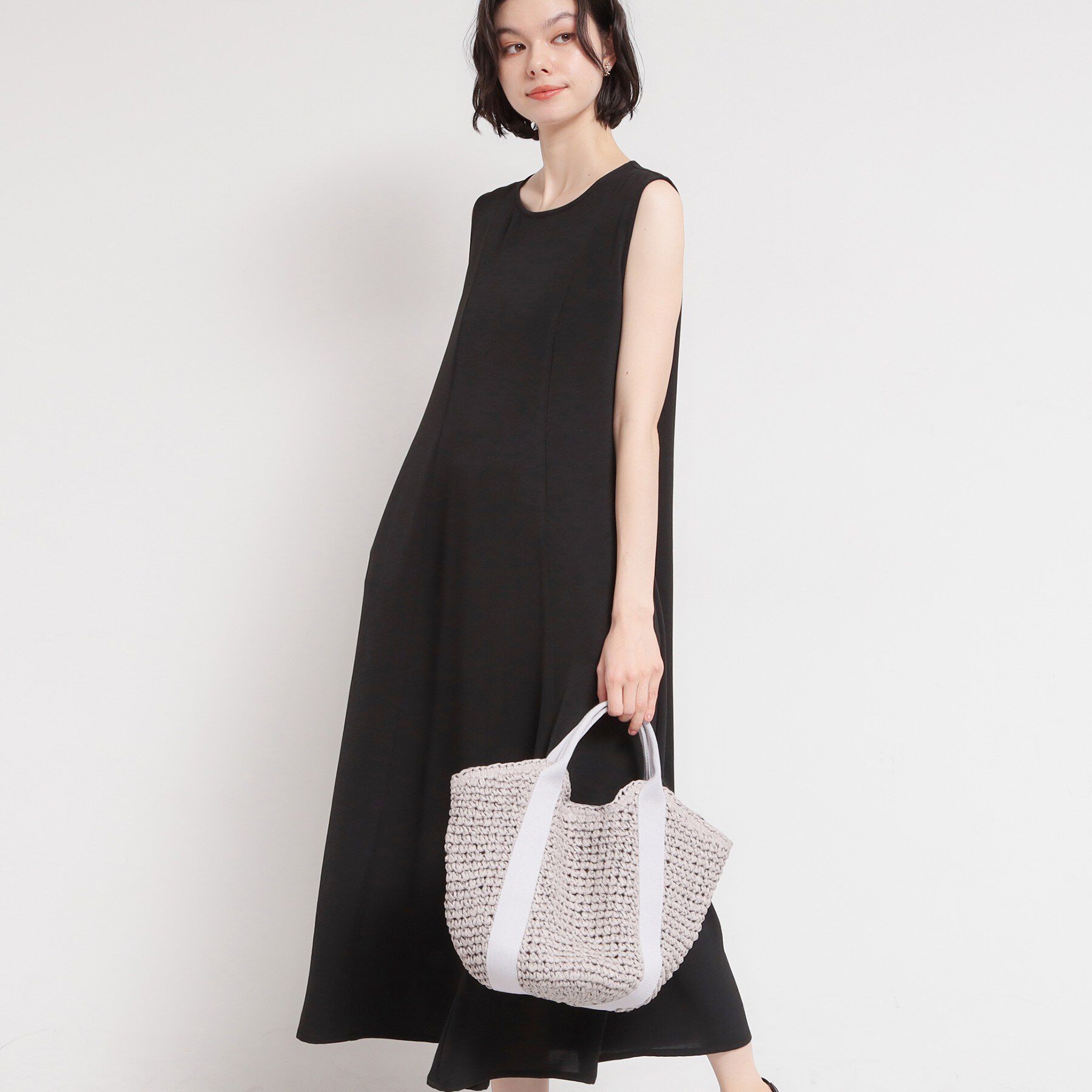 THE SHOP TK「【ひんやり／防しわ／吸水速乾／UV】美しさを1日中キープ ノースリーブフレアワンピース」|ワンピース|ブラック(019)