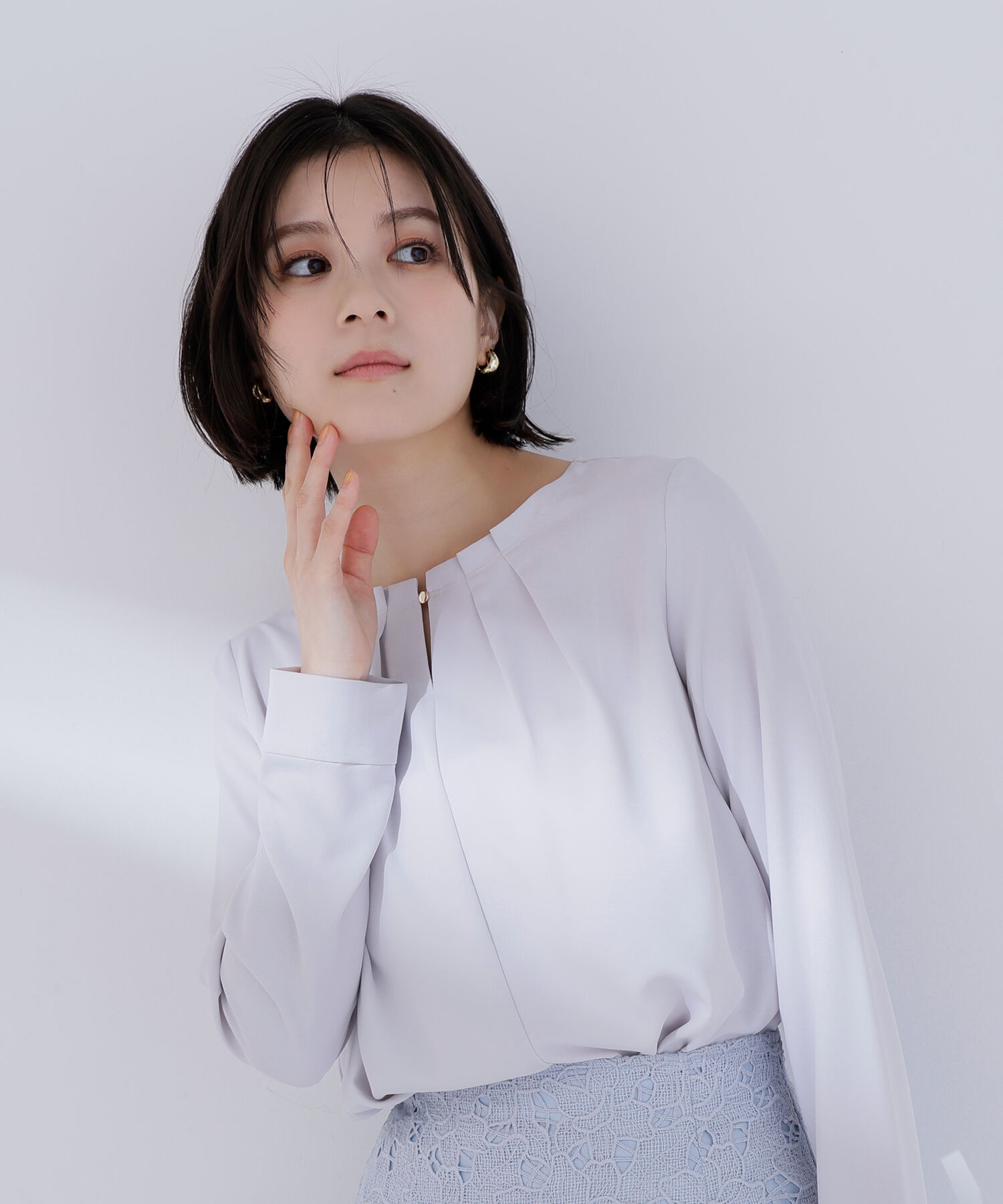  「ネックタックブラウス」|シャツ・ブラウス|ライトグレー