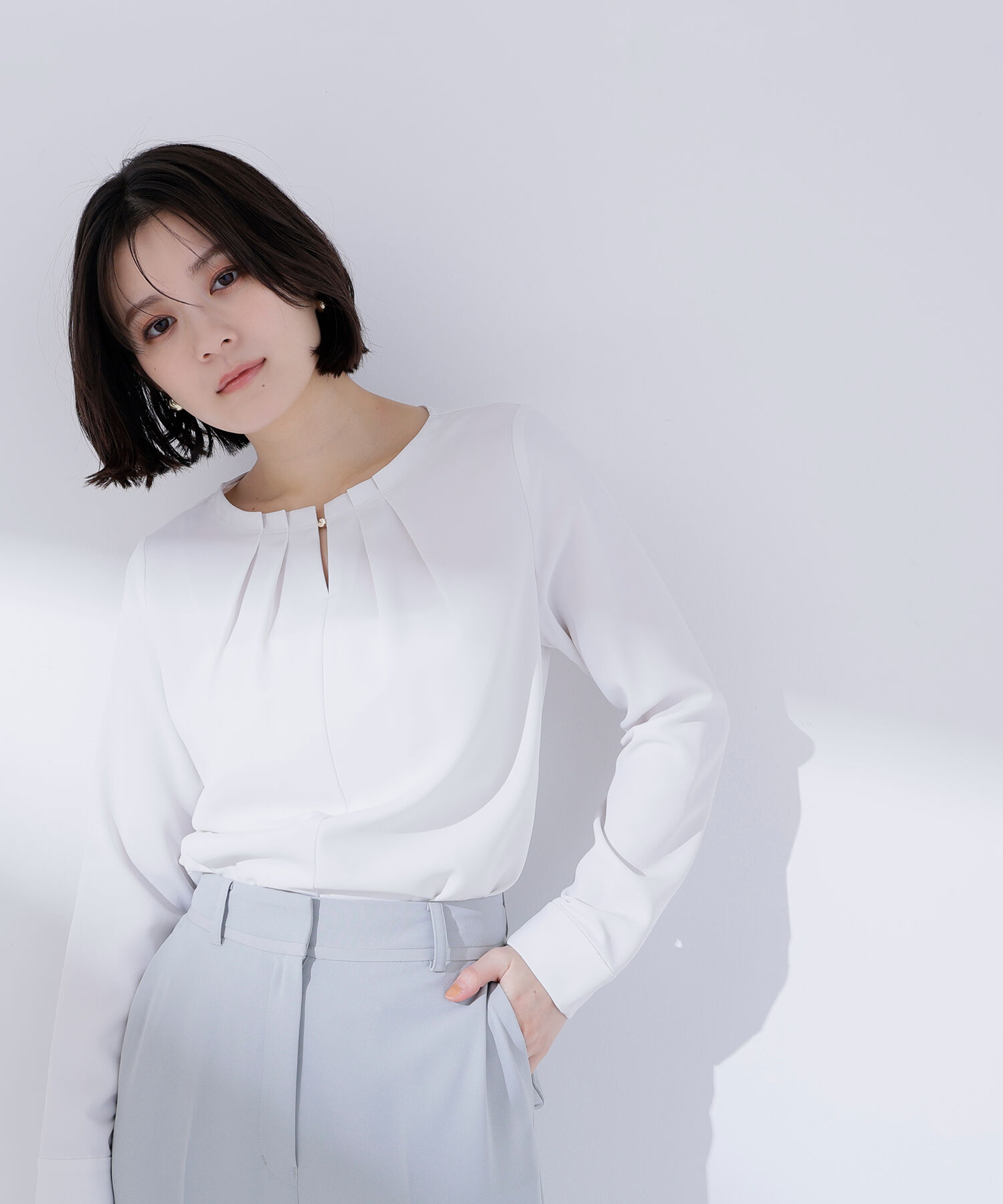  「ネックタックブラウス」|シャツ・ブラウス|オフホワイト1