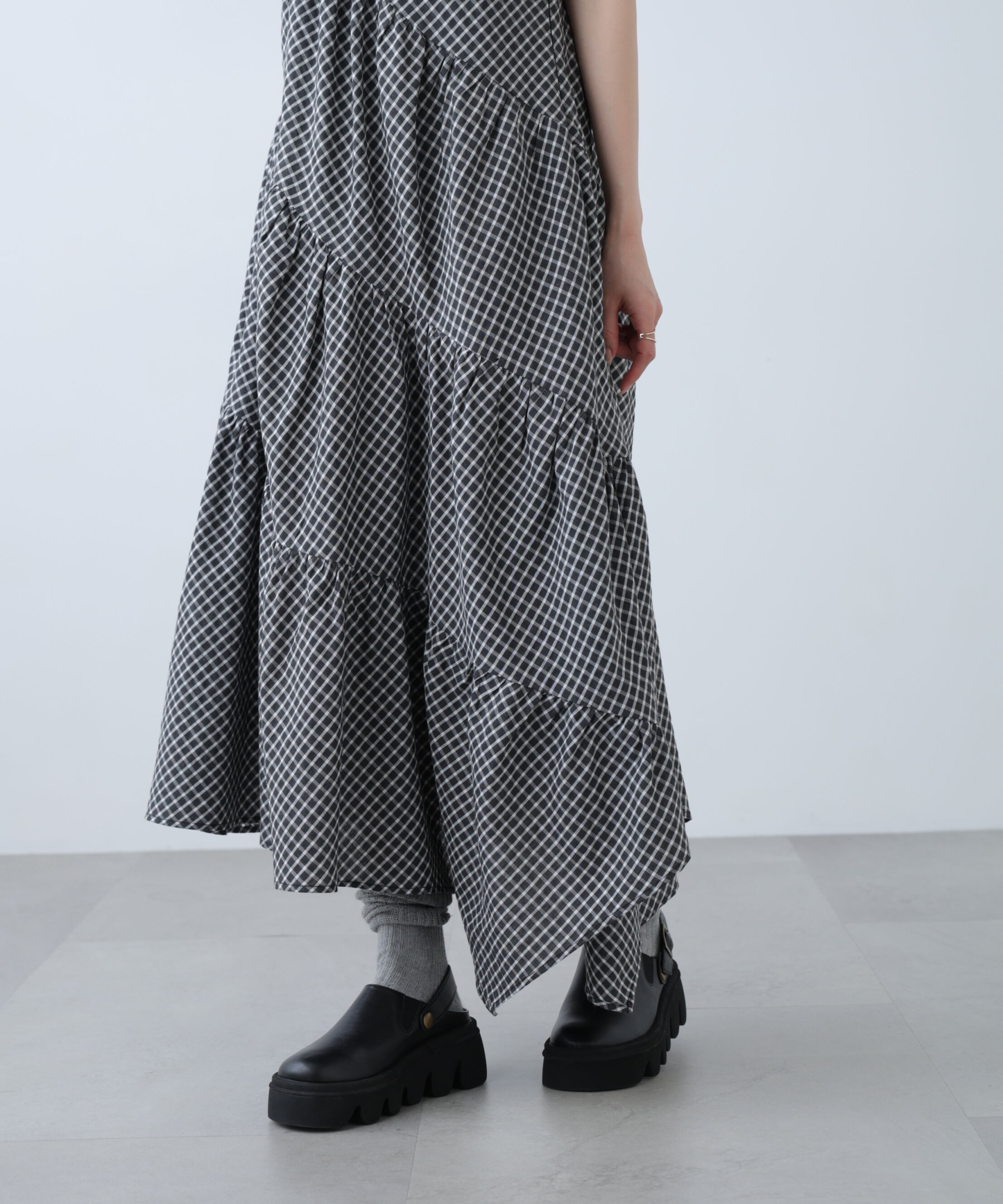  「チェック柄エスカルゴティアードキャミワンピース」|ワンピース|