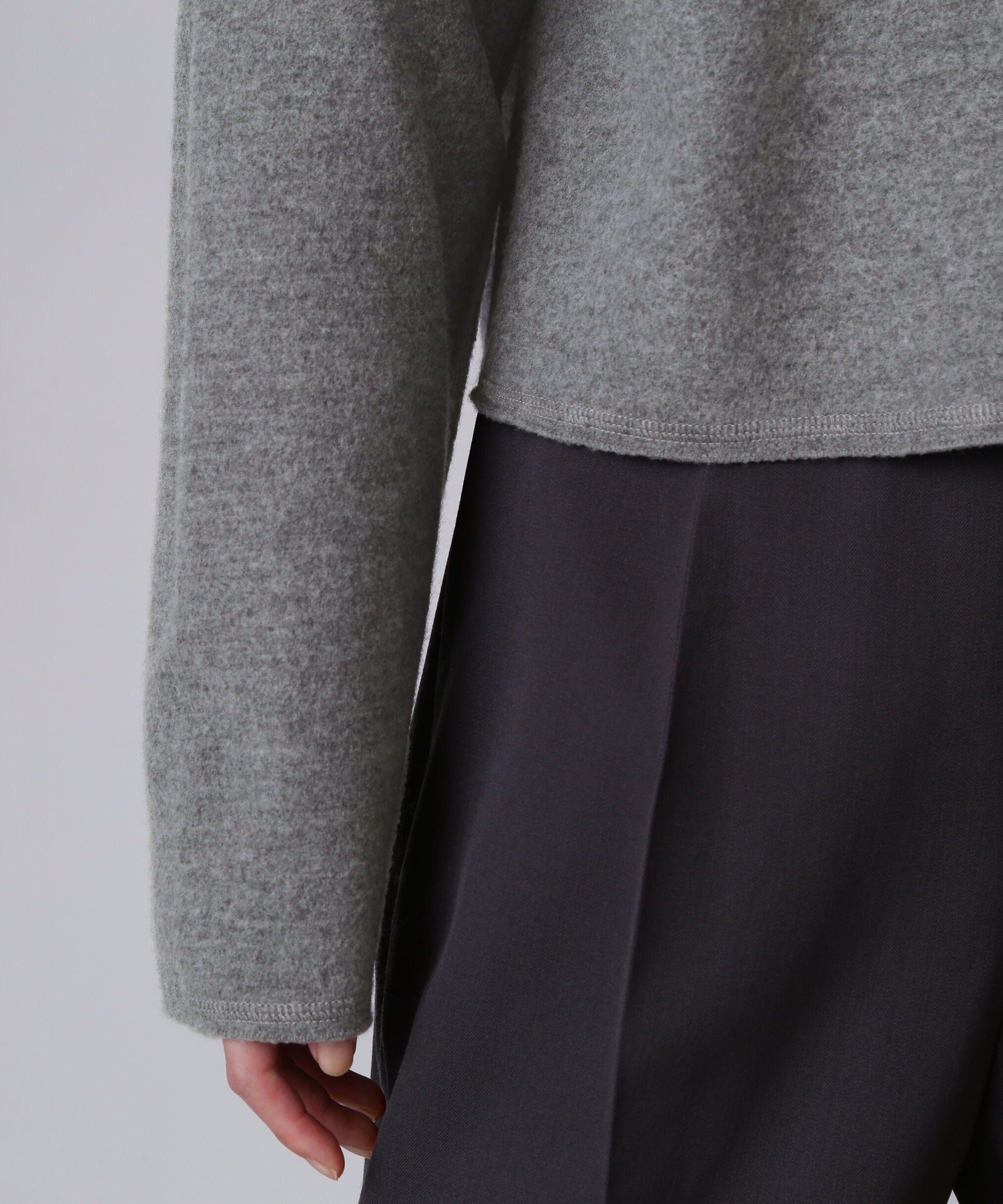 YLEVE 「YLEVE / ULTRAFINE MERINO MILLED WOOL KNIT PULL OVER」|ニット・セーター|