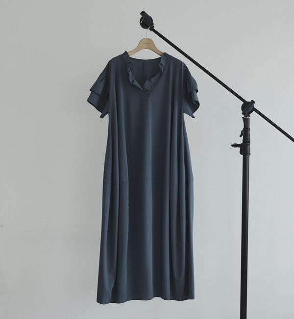 Doux archives「【接触冷感／ＵＶカット／イージーケア】コクーンワンピース」|ワンピース|CHARCOAL GRAY