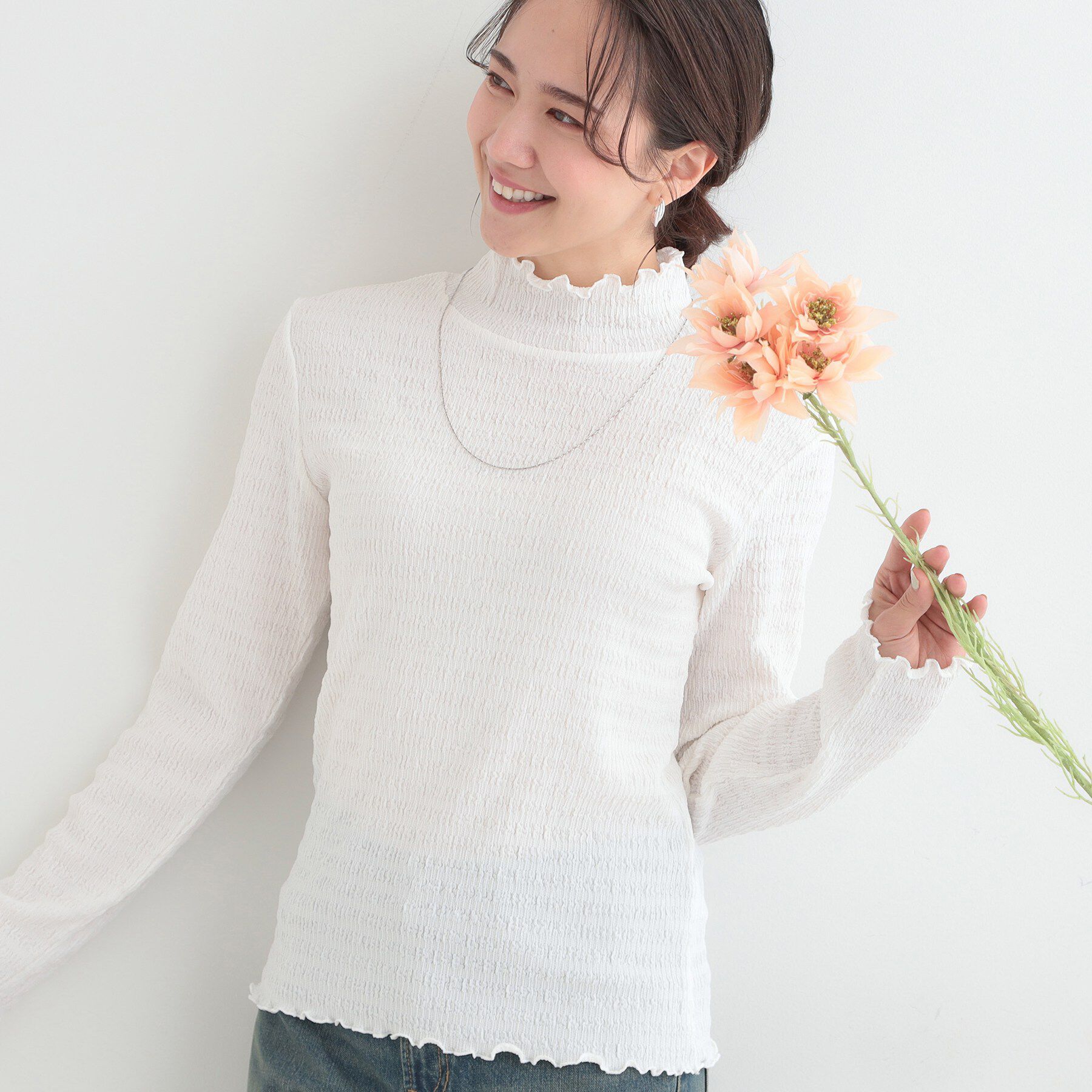 SHOO･LA･RUE「【洗濯機可/S-LL】レイヤードスタイルにも ぽこぽこジャカード ハイネックトップス」|Tシャツ・カットソー|ホワイト(001)