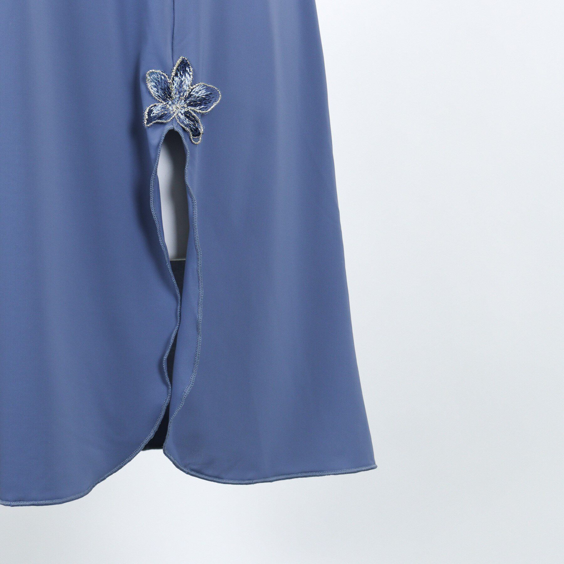 Risa Magli「イレーナ カップ付スリップ」|キャミソール|