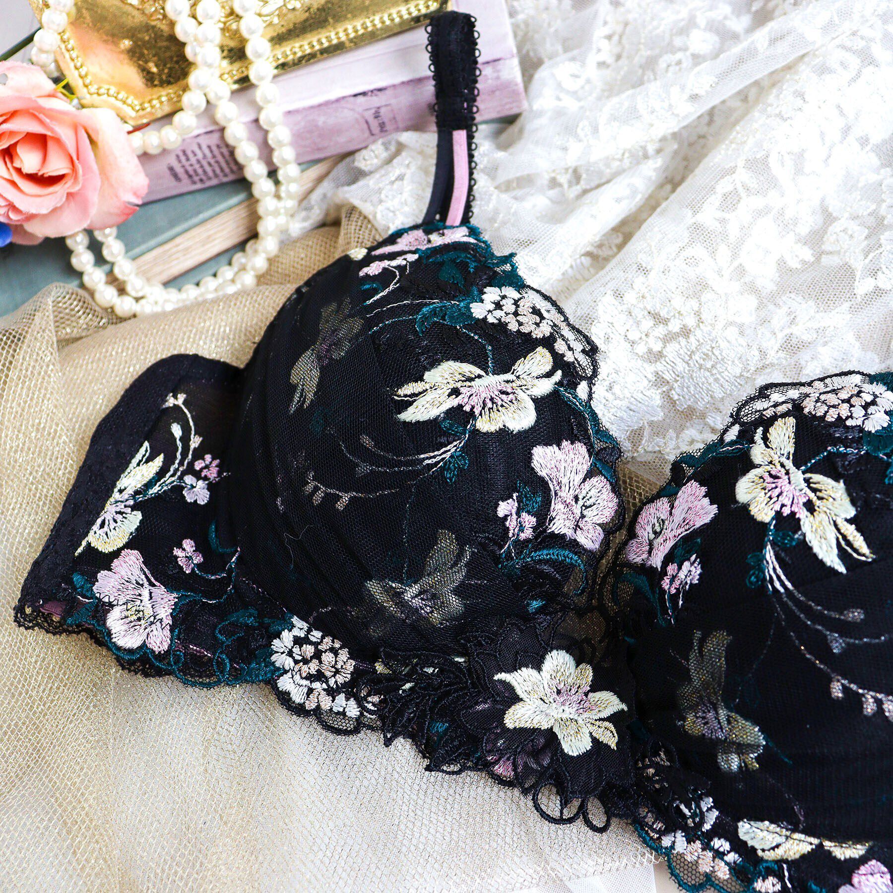 Risa Magli「アイリィー ブラジャー（E-F）＜V Make Type＞」|インナー|