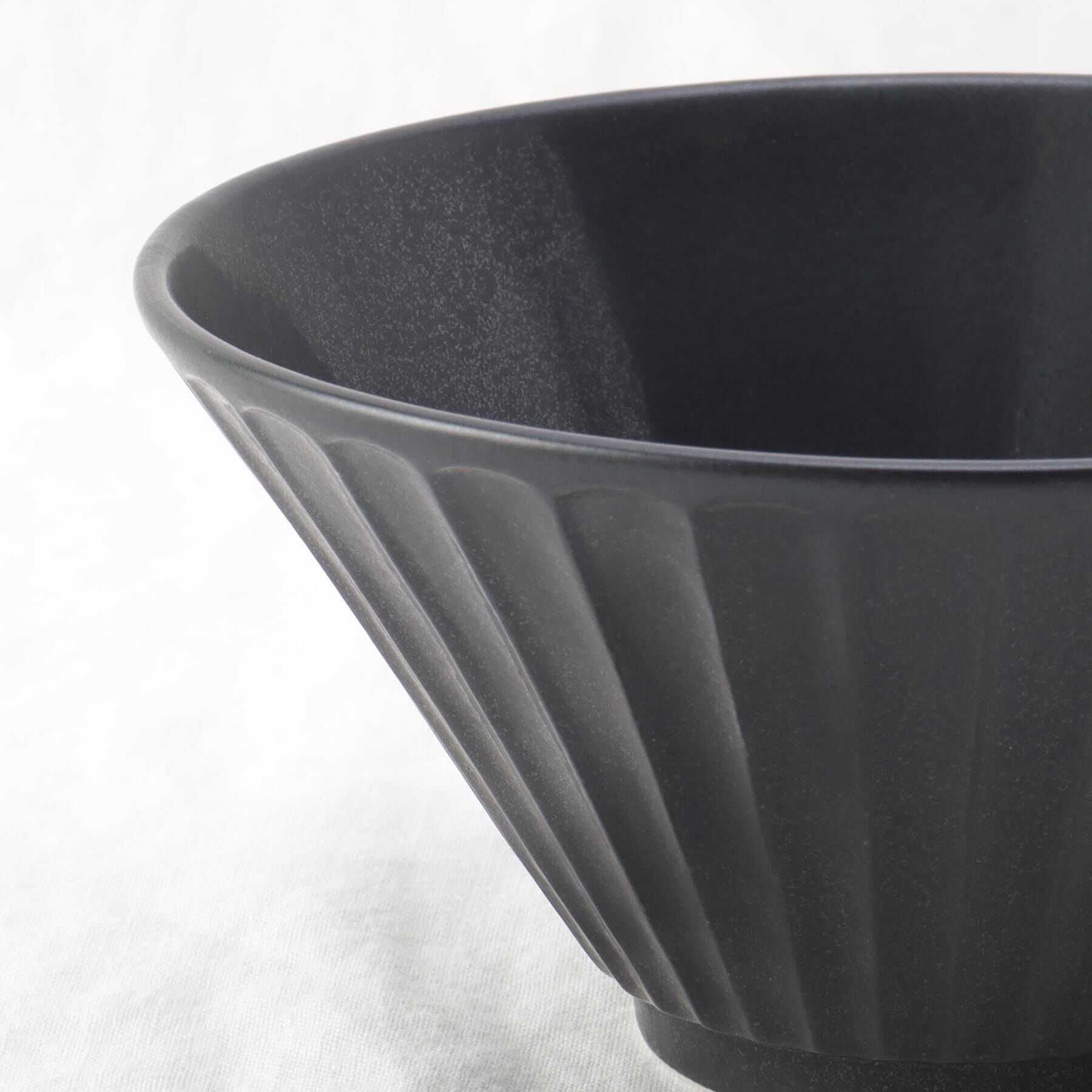 212 KITCHEN STORE「しのぎ反りどんぶり L いぶし天目」|食器・キッチングッズ|