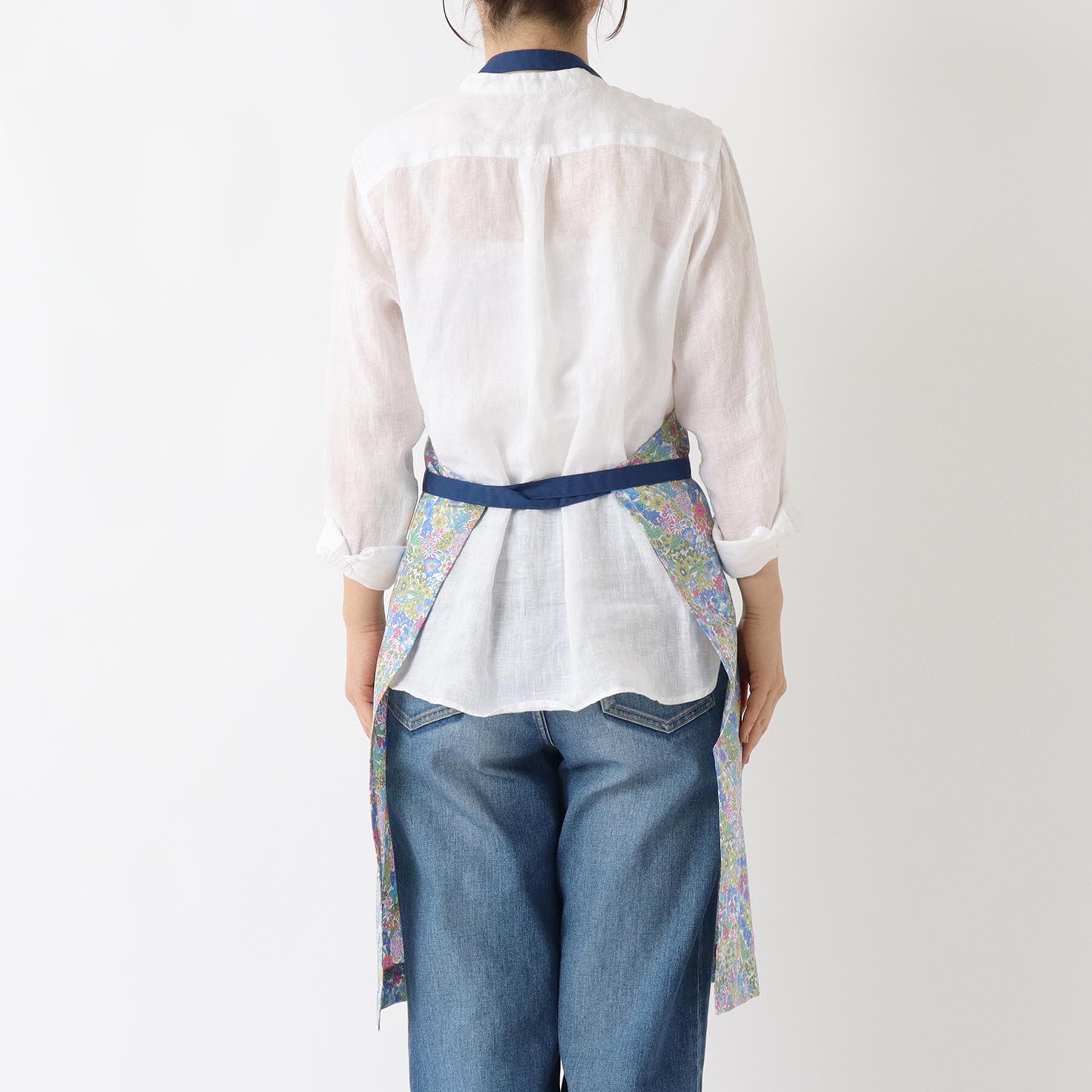 212 KITCHEN STORE「エプロン マーガレットアニー BL ＜フローレットロンドン ＞」|食器・キッチングッズ|