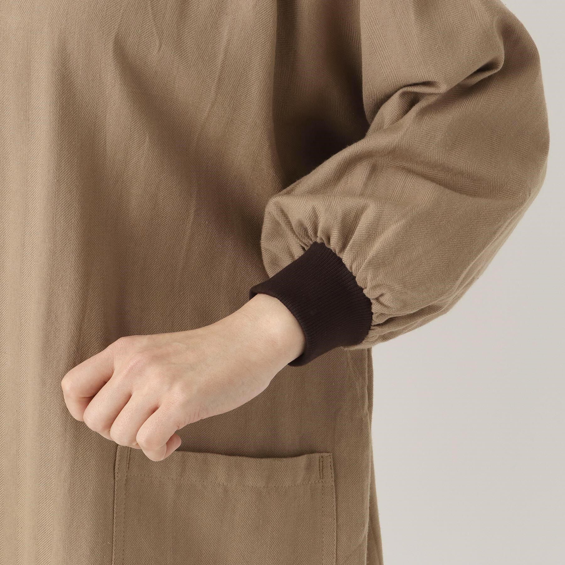 212 KITCHEN STORE「ライトウィンド 花びらリブ袖かっぽうぎ BE」|食器・キッチングッズ|