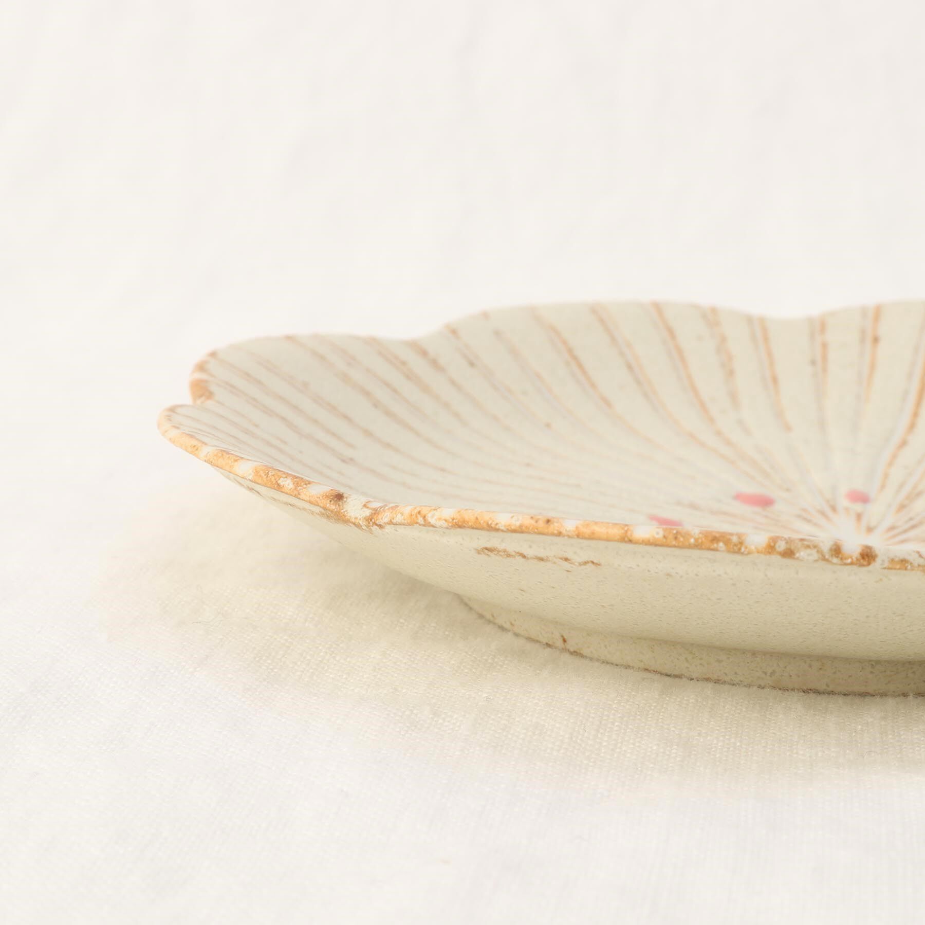 212 KITCHEN STORE「はなこまち 小皿 白」|食器・キッチングッズ|