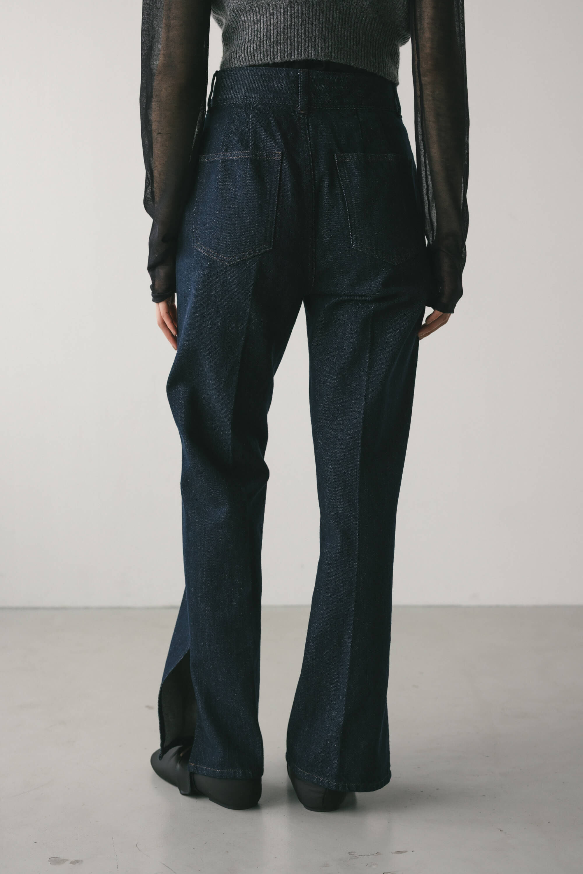 STYLEMIXER「ヘムスリットストレートデニムパンツ」|デニム|