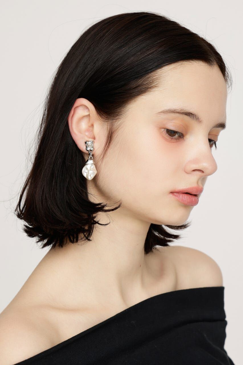 SLY「JEWELED F／PEARL イヤリング」|ピアス|