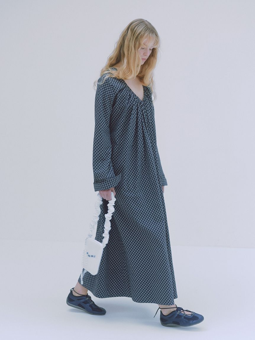 emmi atelier「ギャザーショルダースマホショルダー」|ショルダー・メッセンジャー|