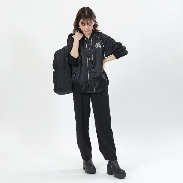 MARY QUANT「オールブラックシンプルロゴ リュックL」|リュック|