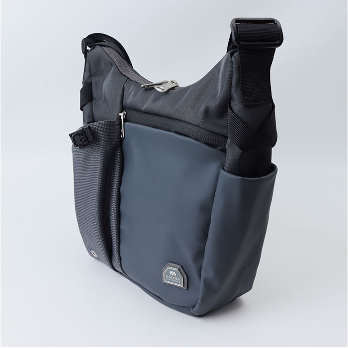 BACKYARD FAMILY「MADDEN EQUIPMENT ショルダーバッグ EQPK-03 通販 ショルダーバック」|ショルダー・メッセンジャー|