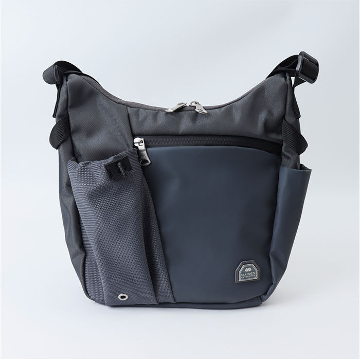 BACKYARD FAMILY「MADDEN EQUIPMENT ショルダーバッグ EQPK-03 通販 ショルダーバック」|ショルダー・メッセンジャー|