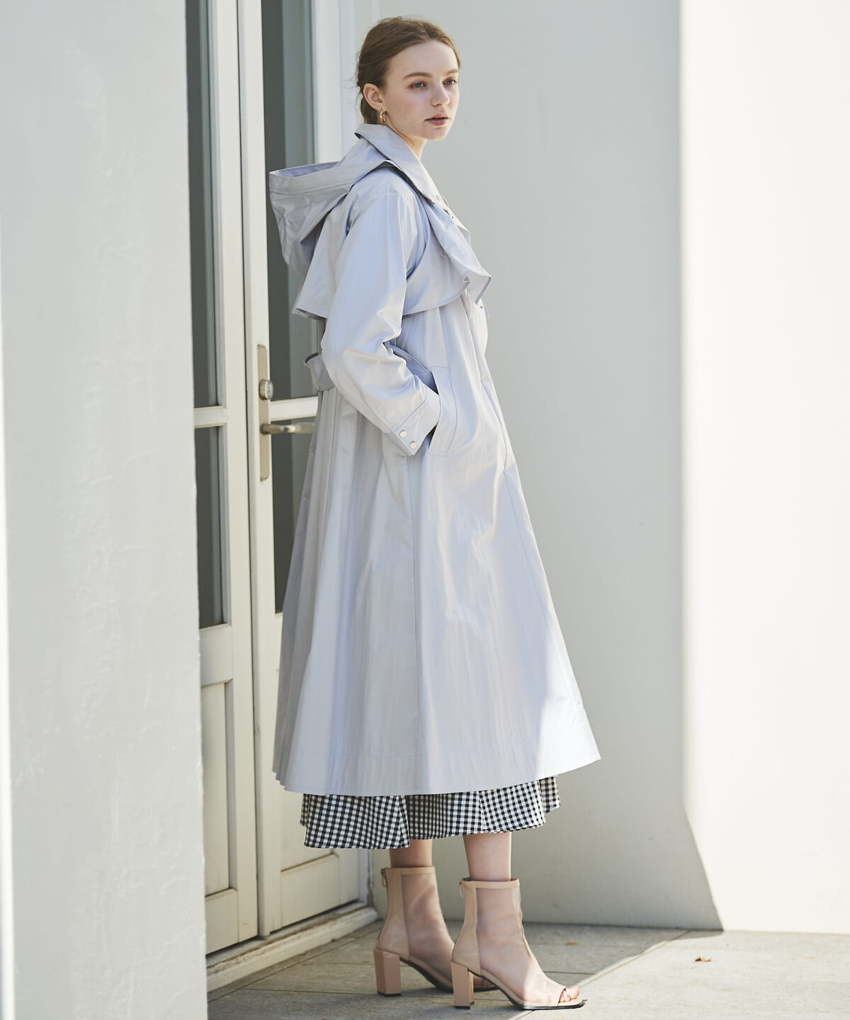 アンドクチュール「スタンドカラーフーデッドロングコート」|トレンチコート|