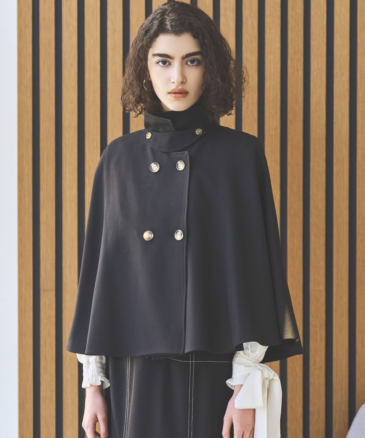 アンドクチュール「ショートケープコート」|その他|ブラック