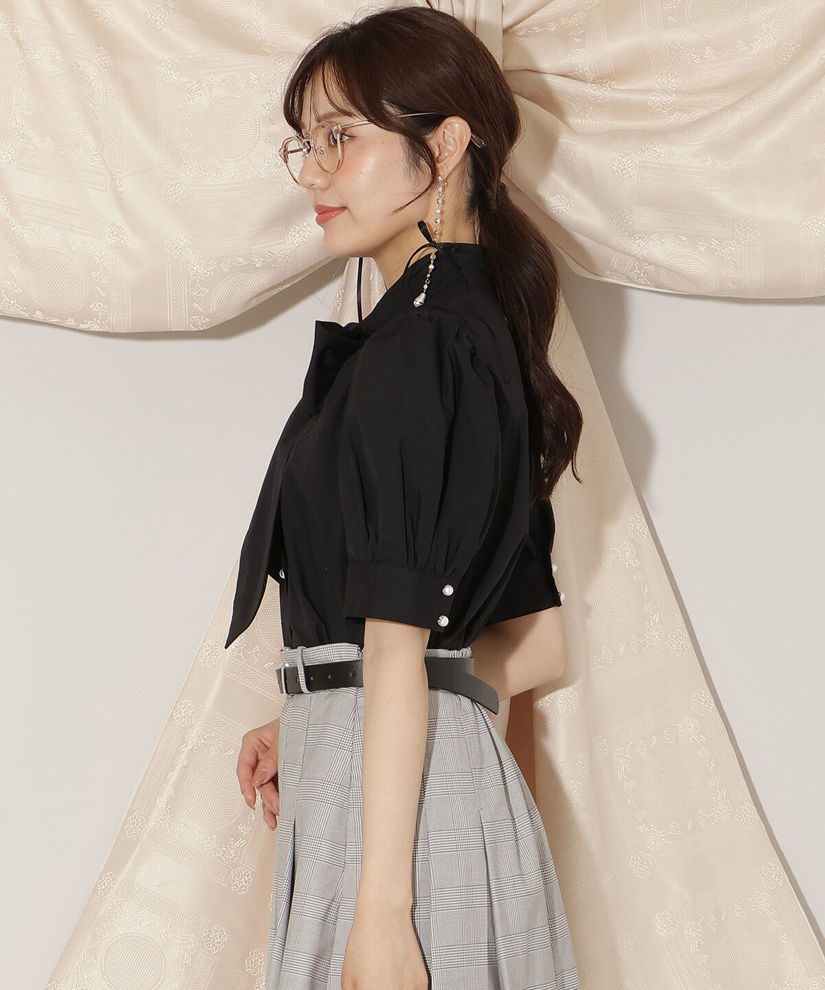 WILLSELECTION「モノグラム刺しゅうリボンタイブラウス」|シャツ・ブラウス|