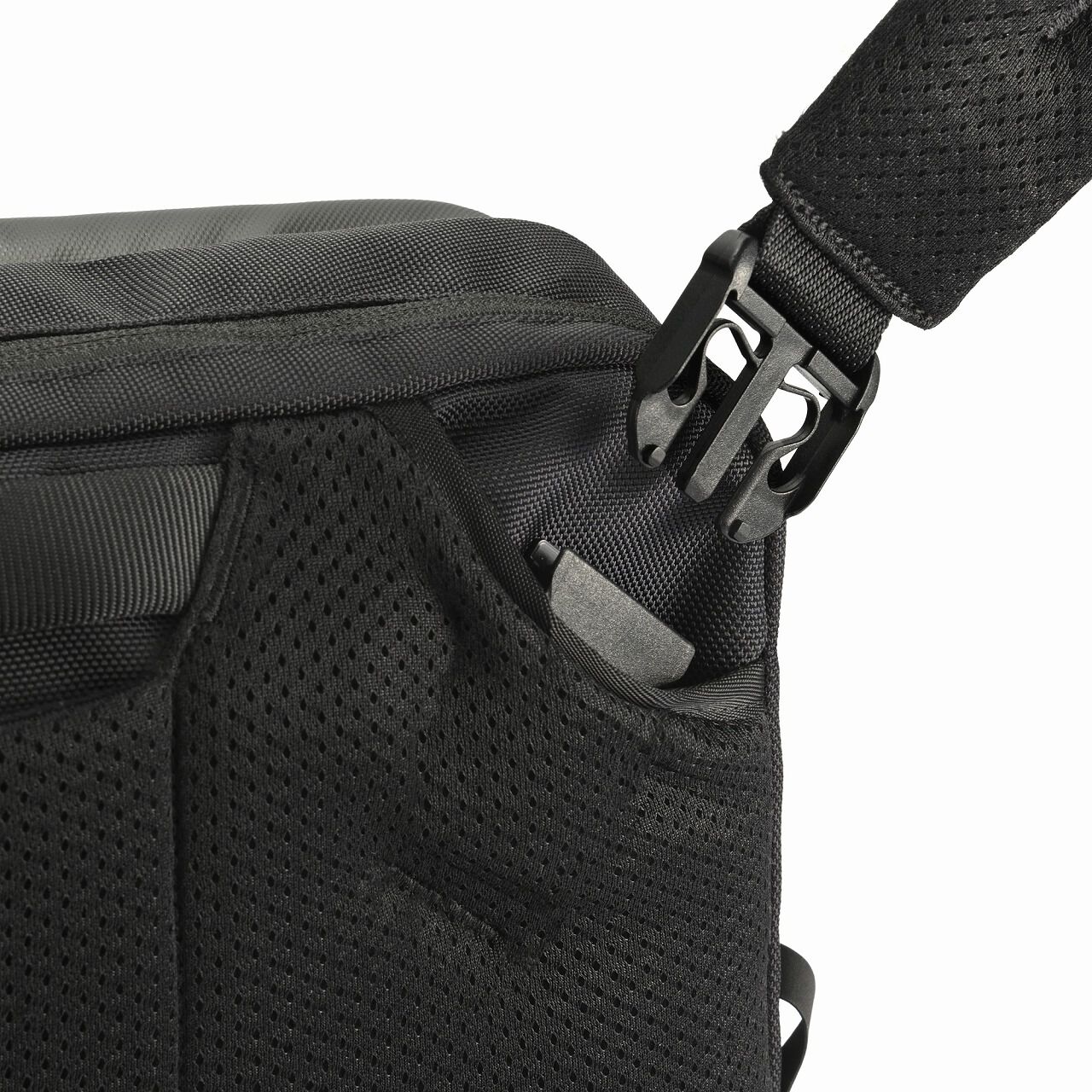 ace.「ace.／エース ラグレンティスクロス ショルダーバッグ 撥水 A4サイズ 68796」|ショルダー・メッセンジャー|