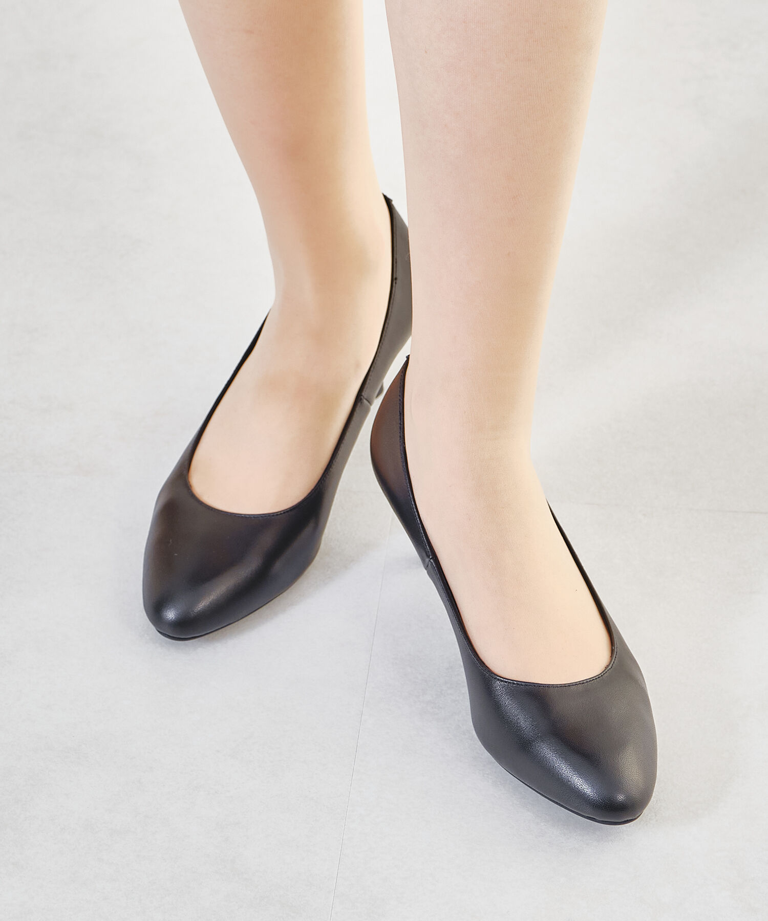 ORiental TRaffic「【本革/通勤/リクルート】ラウンドミドルヒールブラックパンプス/R-3102 リクルート」|パンプス|