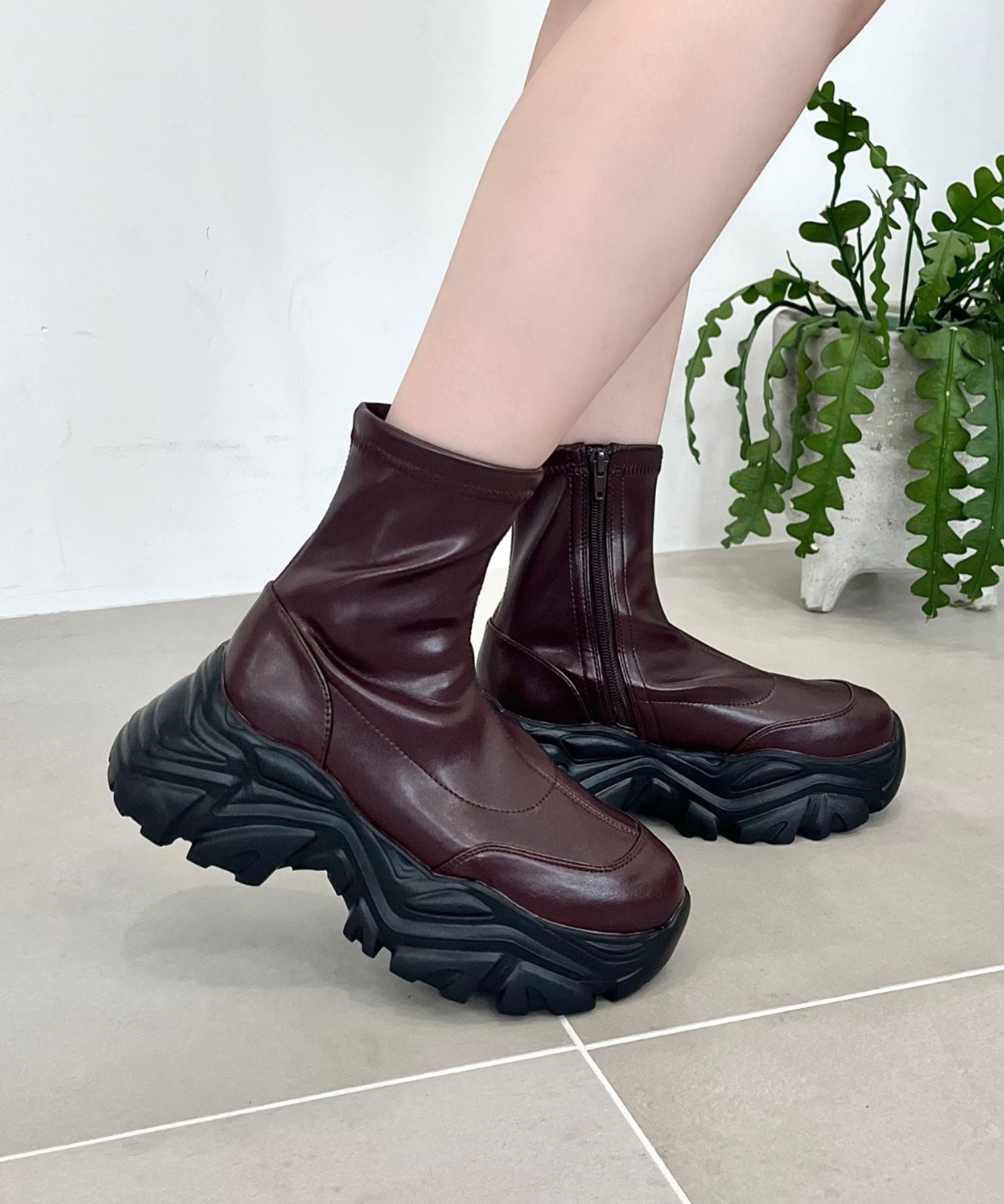 ORiental TRaffic「【 軽量 ・ 厚底 】 スニーカーソール ショートブーツ /41412 ストレッチ 美脚」|スニーカー|RED