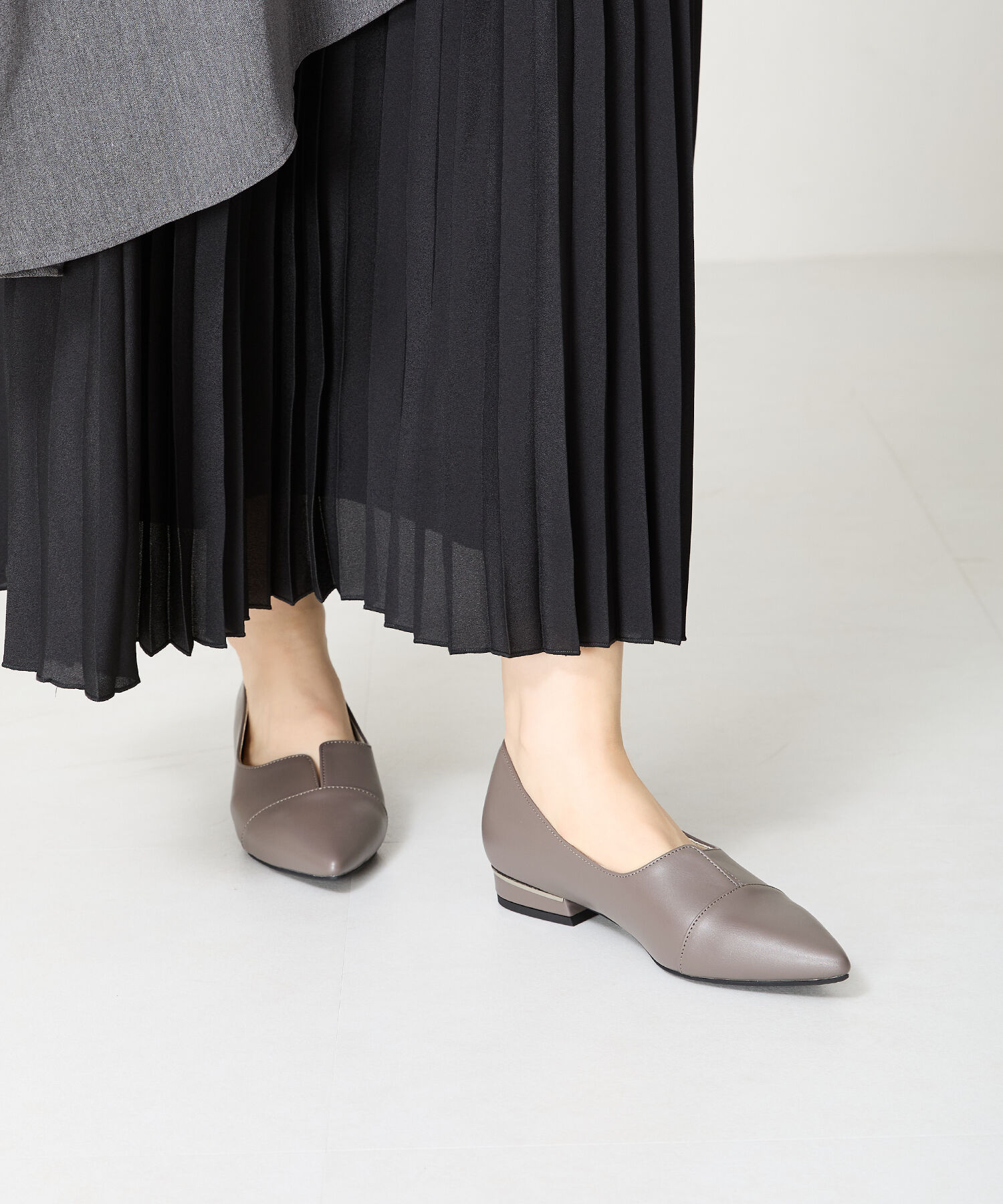 ORiental TRaffic「【WEB限定】メタリックライン フラット パンプス /45303 スリットパンプス 通勤靴」|パンプス|