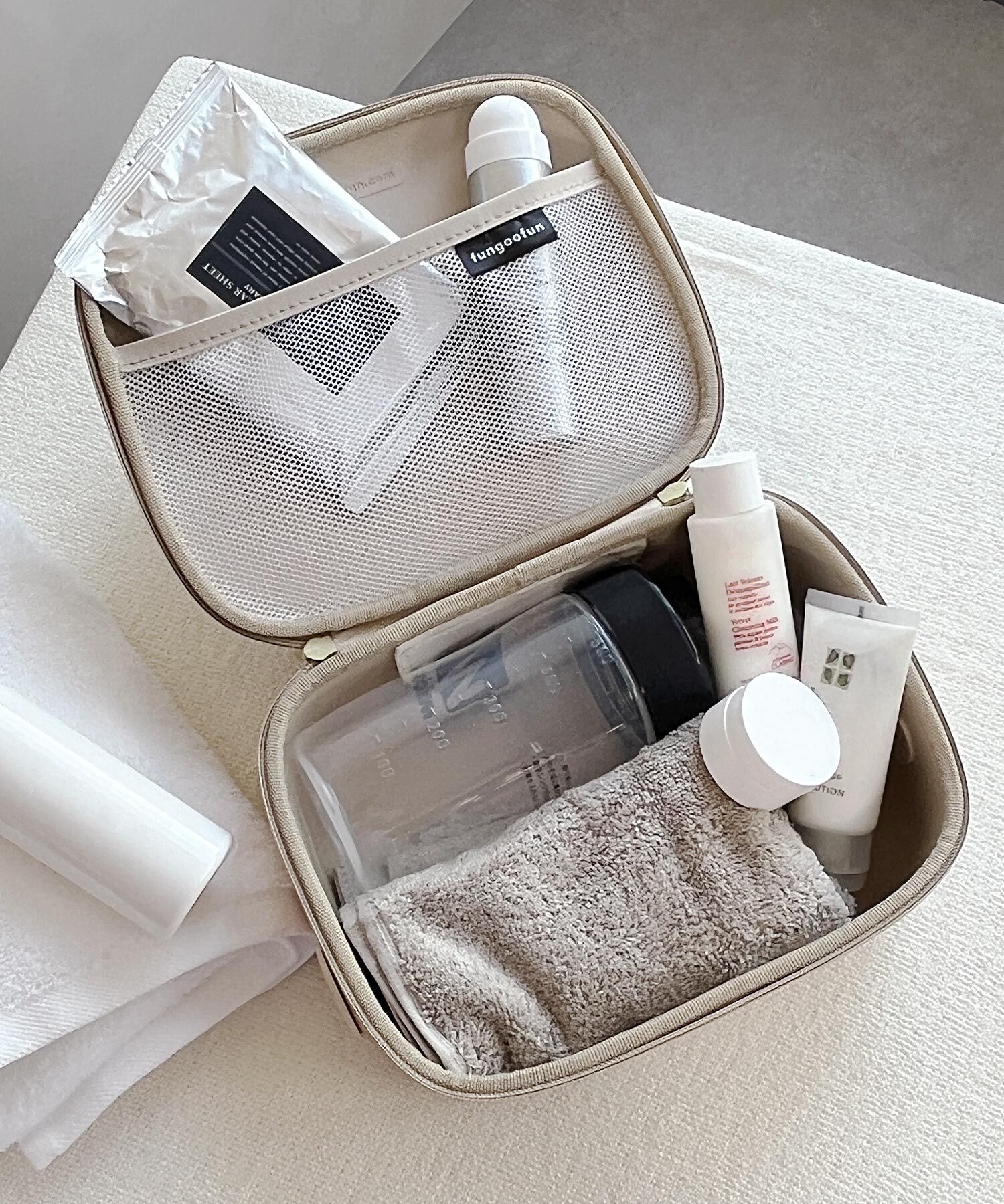 fungoofun「【WEB限定】EVAワイドマルチポーチ/G-0018 ポーチ 人気 売れてる 柔らかい」|ハンドバッグ|