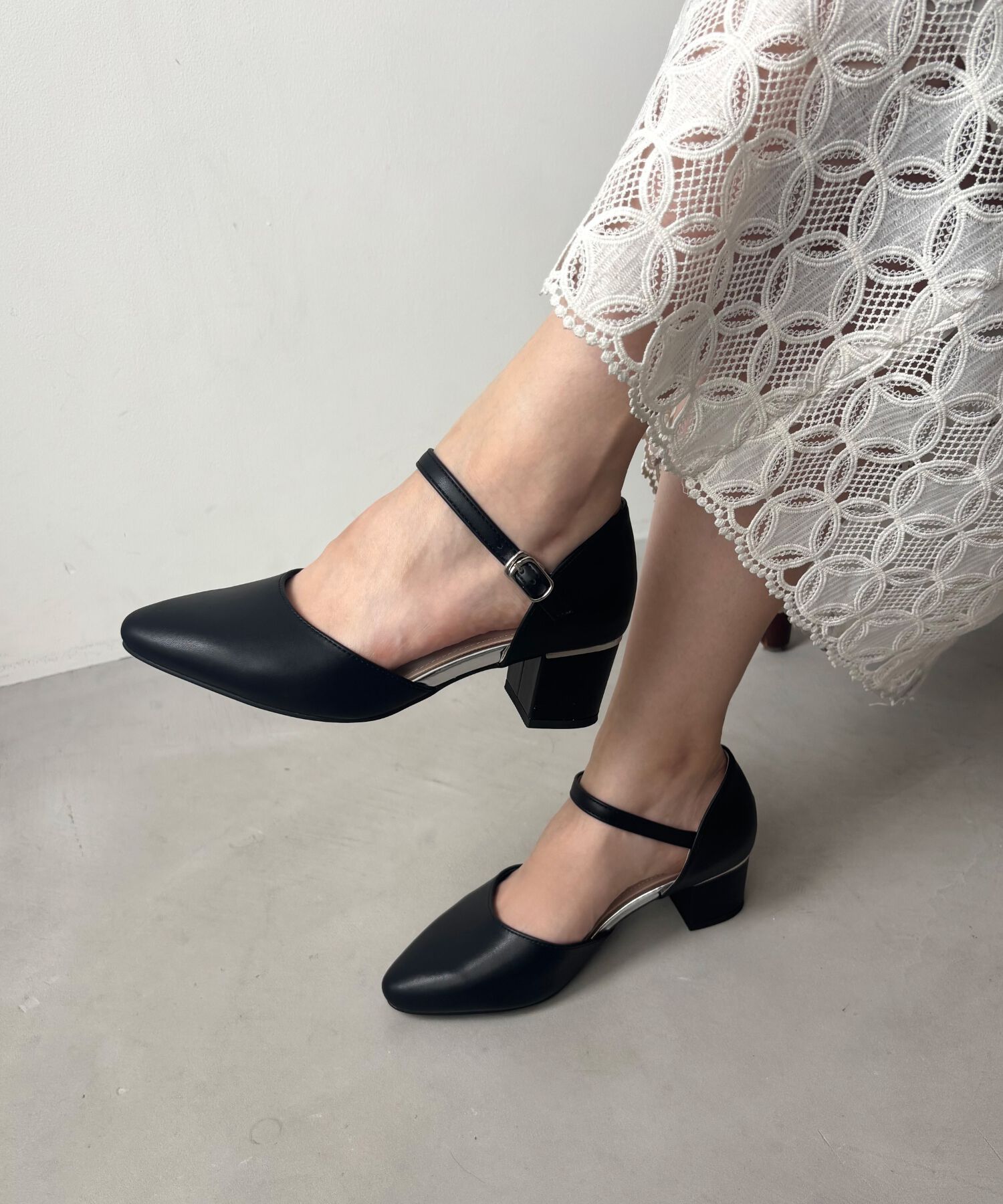 ORiental TRaffic「【WEB限定】アーモンドトゥ セパレートパンプス /55103 ストラップパンプス 太ヒール オフィス」|パンプス|