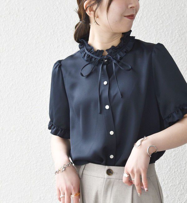 SHIPS any「《予約》SHIPS any:〈洗濯機可能〉サテン フリル カラー リボン ショートスリーブ シャツ ブラウス」|シャツ・ブラウス|