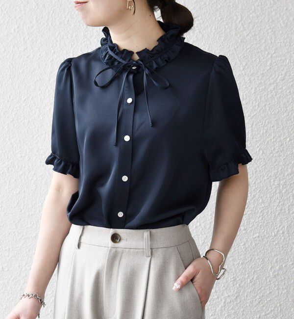 SHIPS any「《予約》SHIPS any:〈洗濯機可能〉サテン フリル カラー リボン ショートスリーブ シャツ ブラウス」|シャツ・ブラウス|