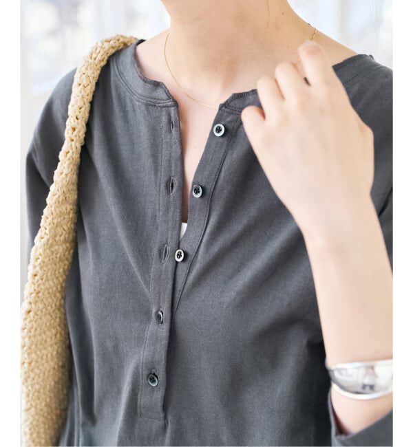 Spick and Span「リネン混ヘンリーネックTシャツ」|Tシャツ・カットソー|