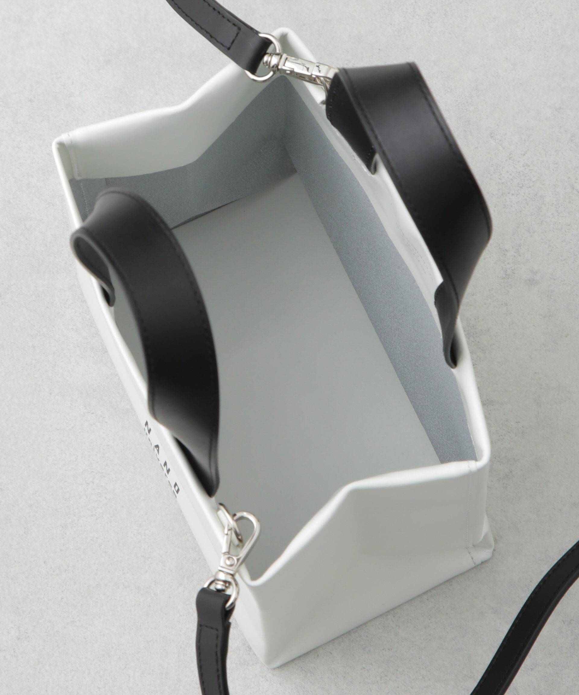 nano･universe「UNKNOWN PRODUCTS/別注 Leather Paper Bag Small」|ショルダー・メッセンジャー|