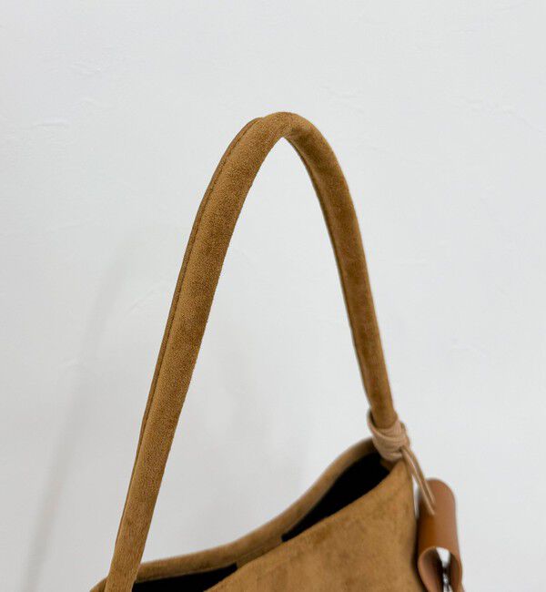 fredy emue「ホルダーチャーム付きワンハンドルバッグ」|ショルダー・メッセンジャー|