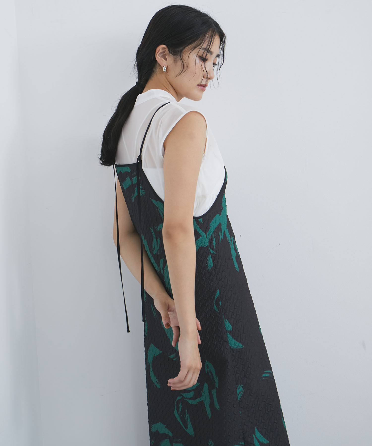 VIS「【洗える】アート柄キャミワンピース」|ワンピース|